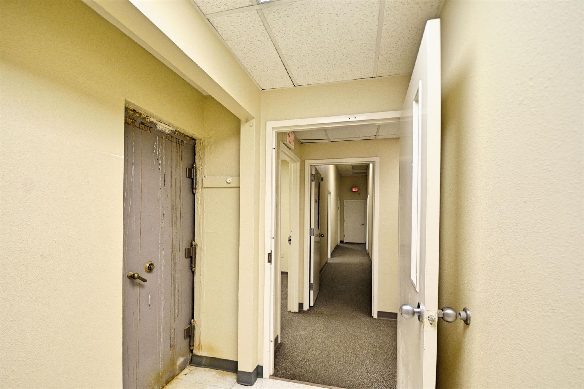 Image 12 of 40 For 109 River St