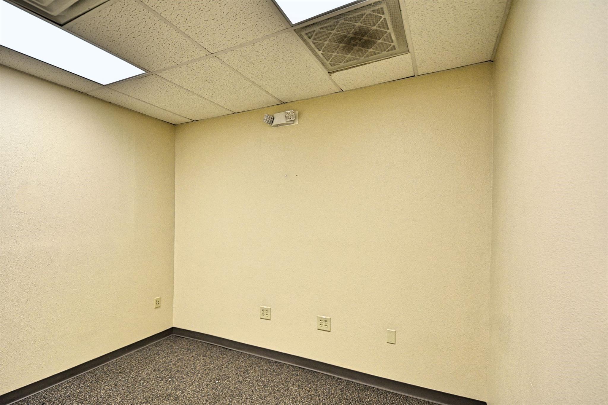 Image 13 of 40 For 109 River St