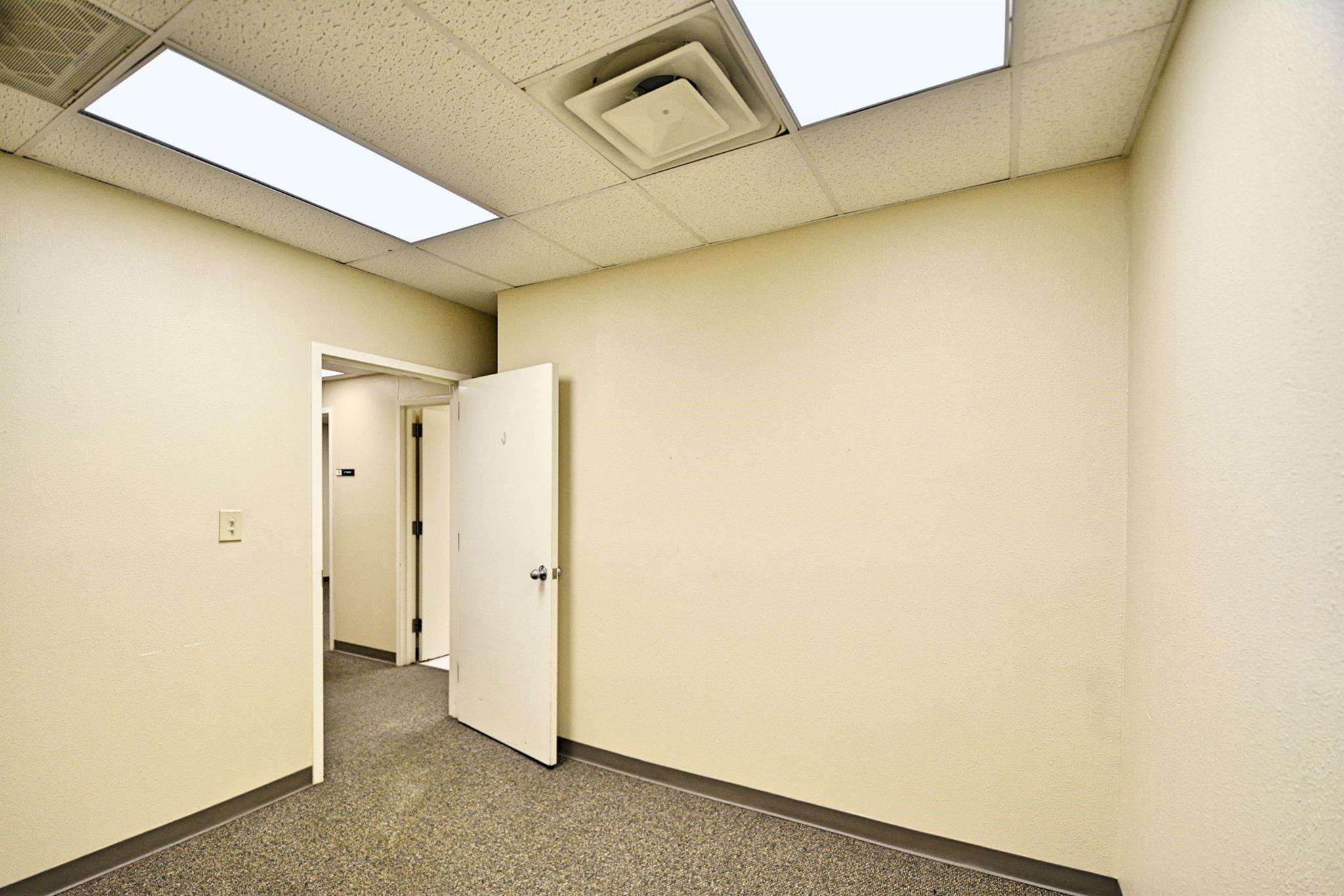 Image 14 of 40 For 109 River St