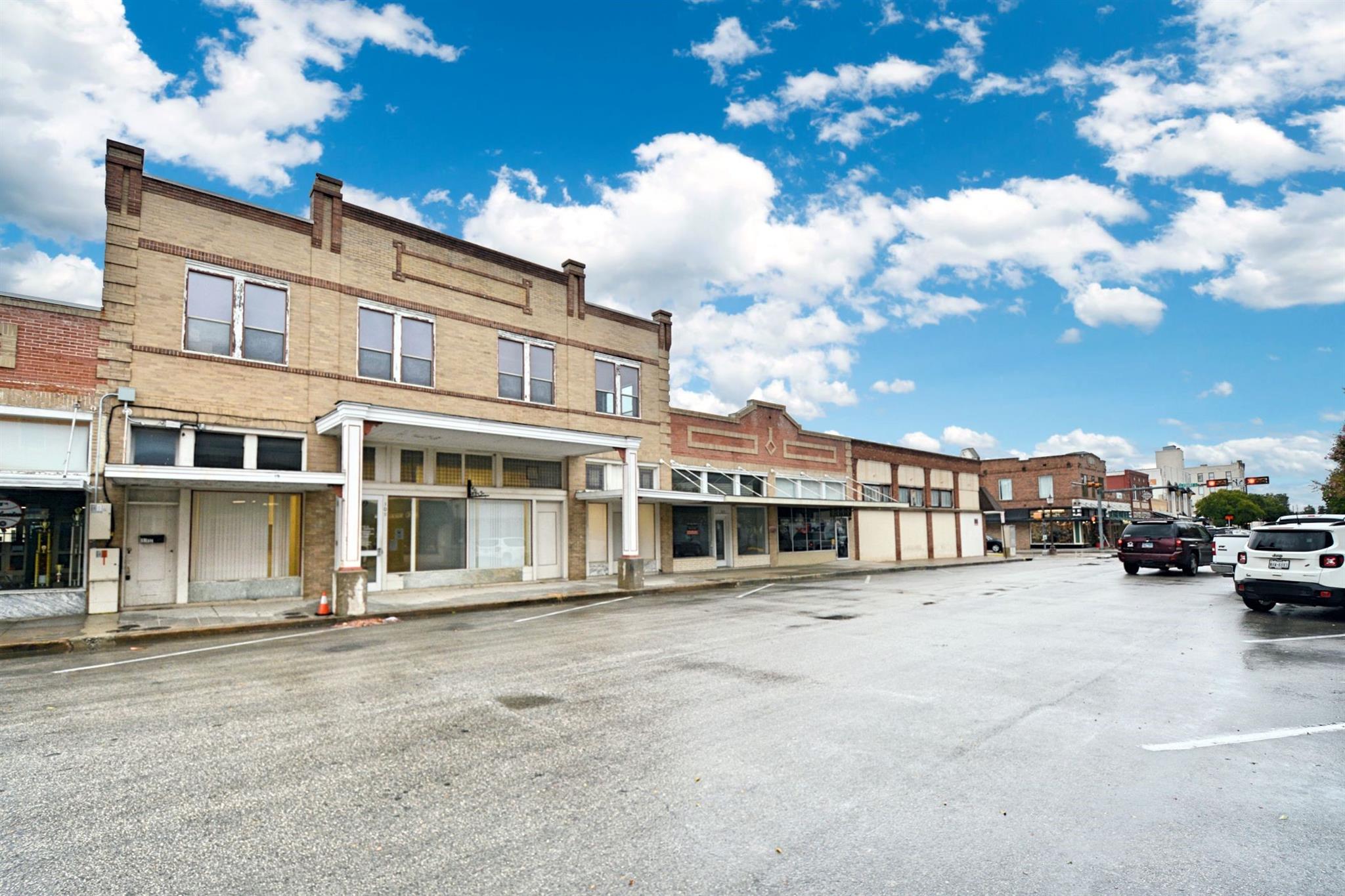 Image 2 of 40 For 109 River St