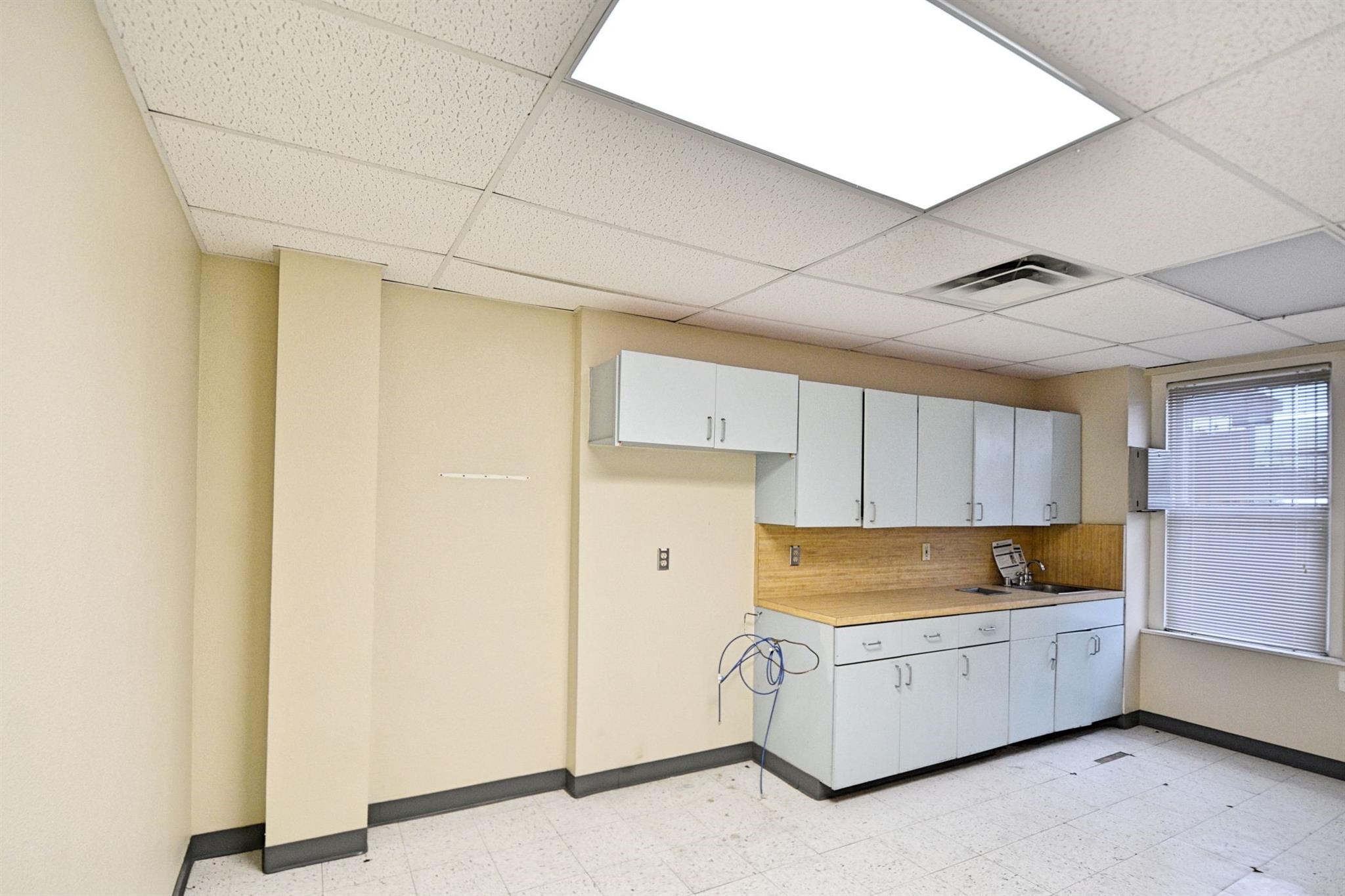 Image 20 of 40 For 109 River St