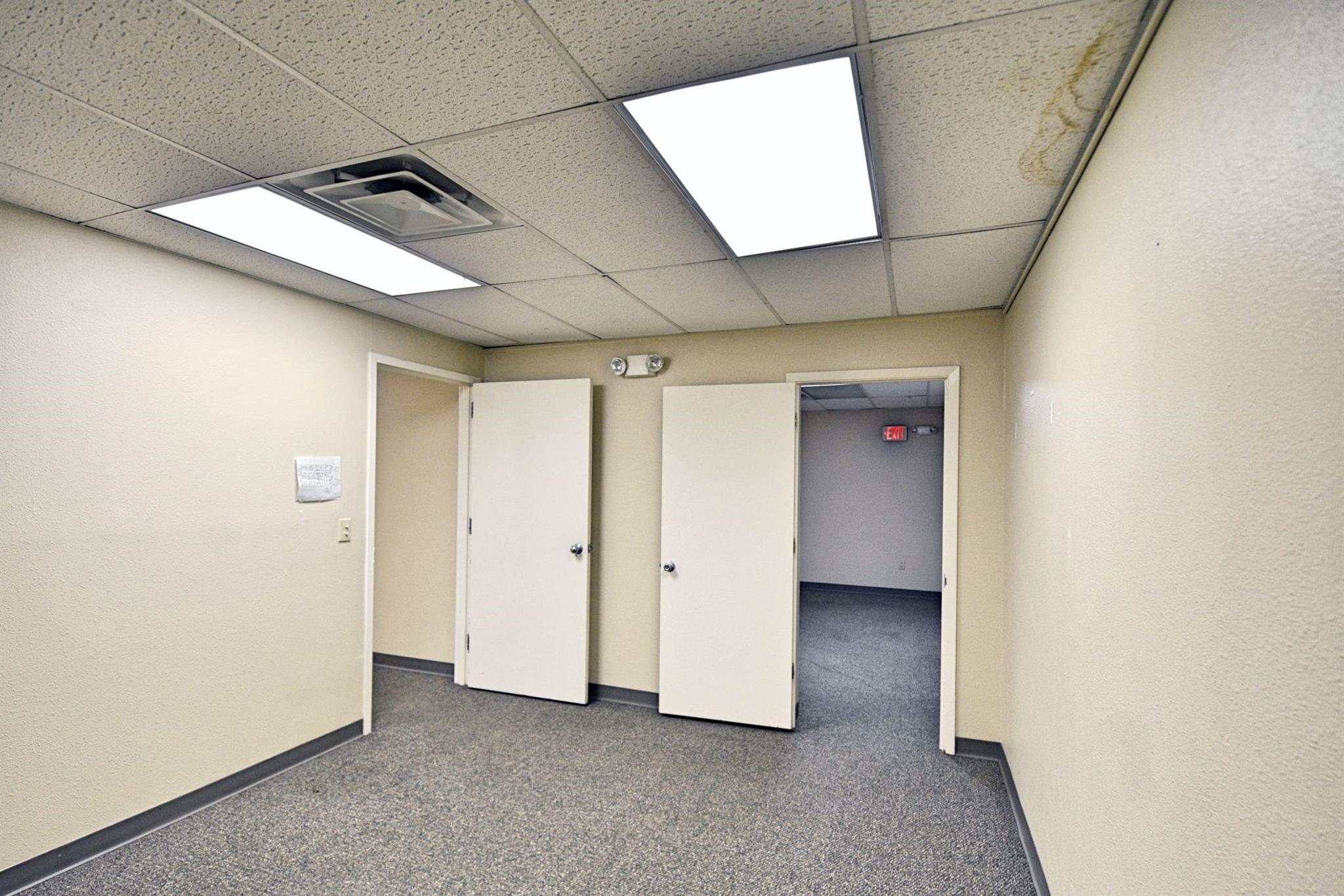 Image 24 of 40 For 109 River St