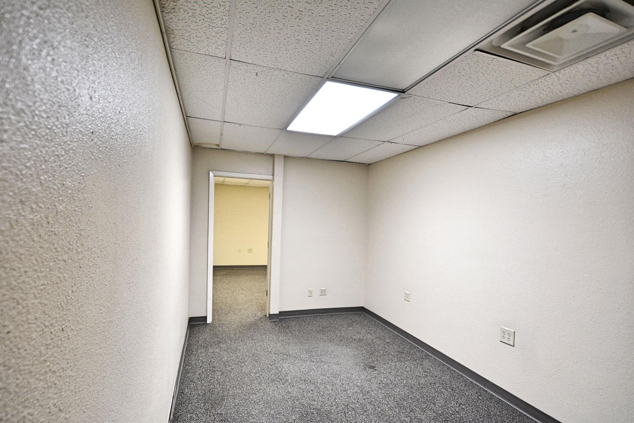 Image 26 of 40 For 109 River St