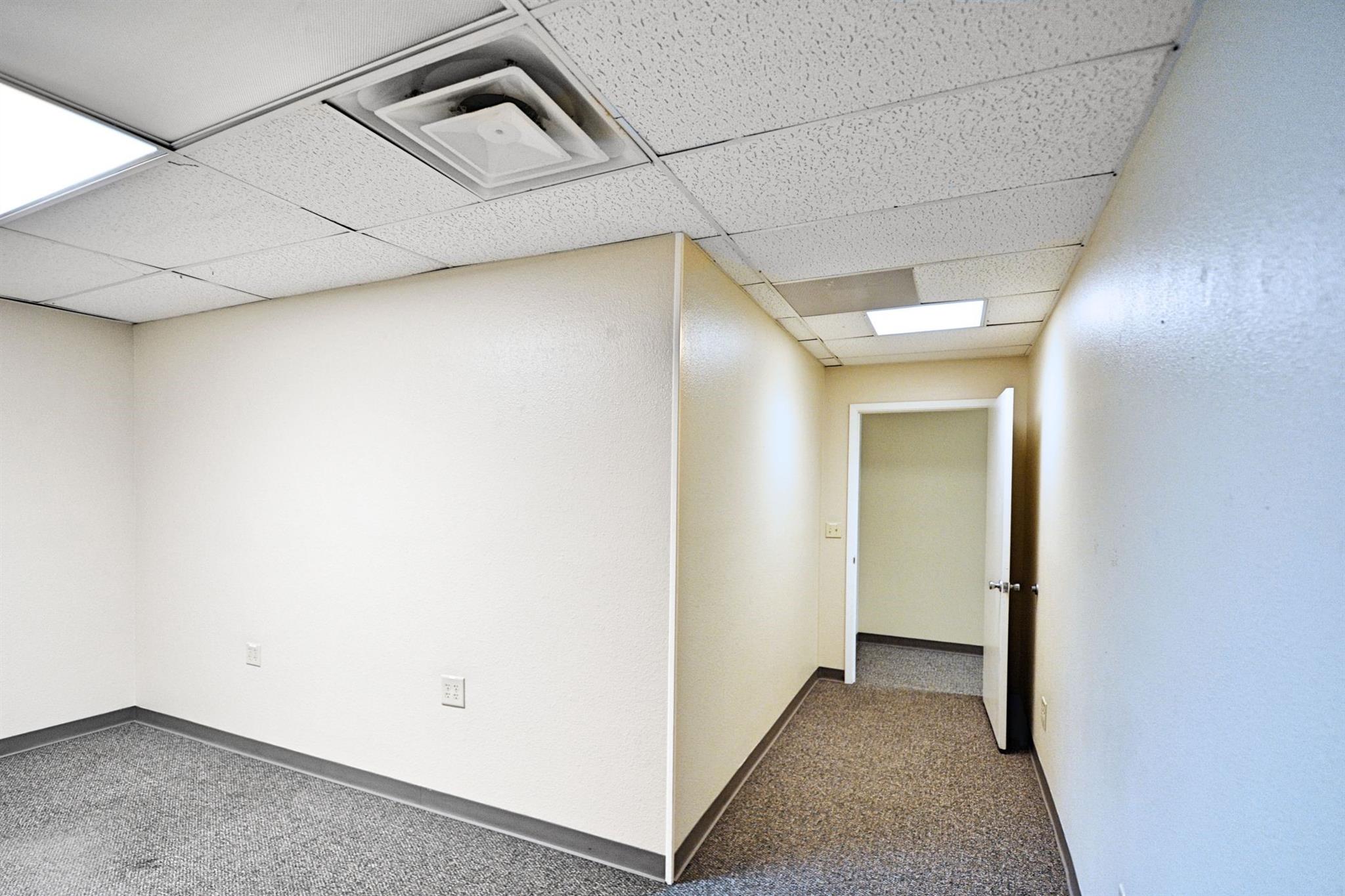 Image 27 of 40 For 109 River St