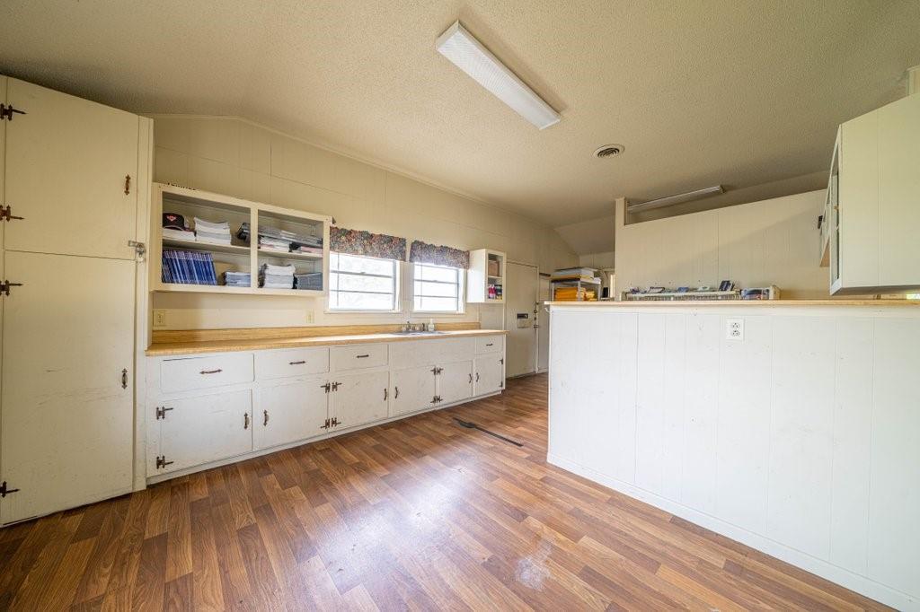 Image 14 of 19 For 12102 Us Highway 281 N