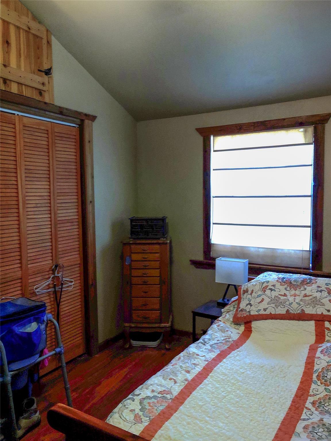 Image 28 of 40 For 107 Garrett Way