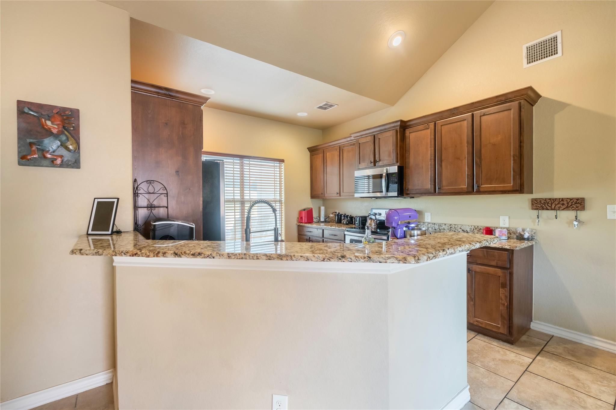 Image 9 of 40 For 107 Garrett Way