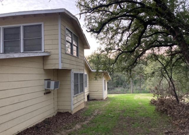 Details for 120 Center Creek Dr, Floresville, TX 78114