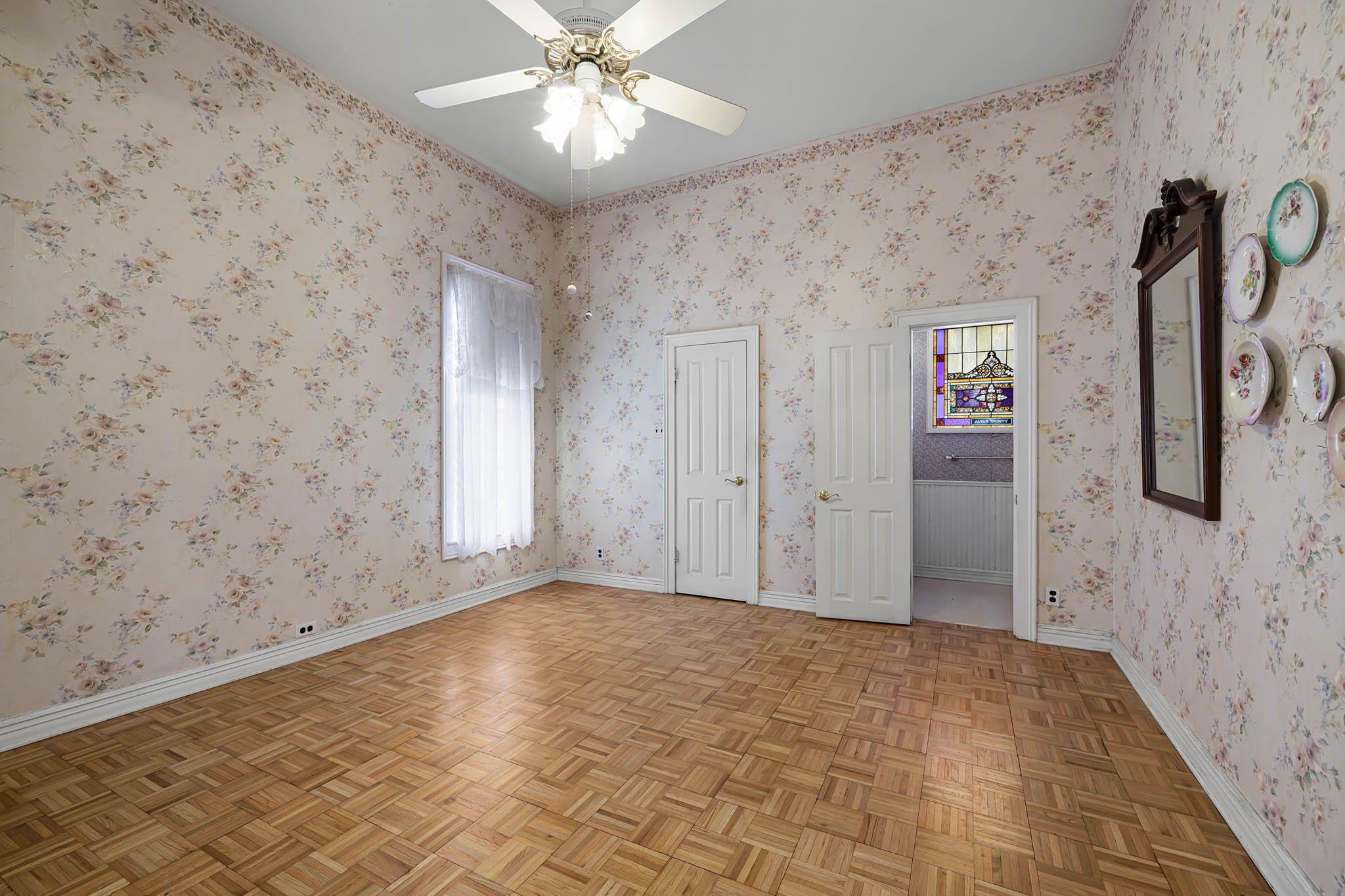 Image 9 of 40 For 633 Castell Ave