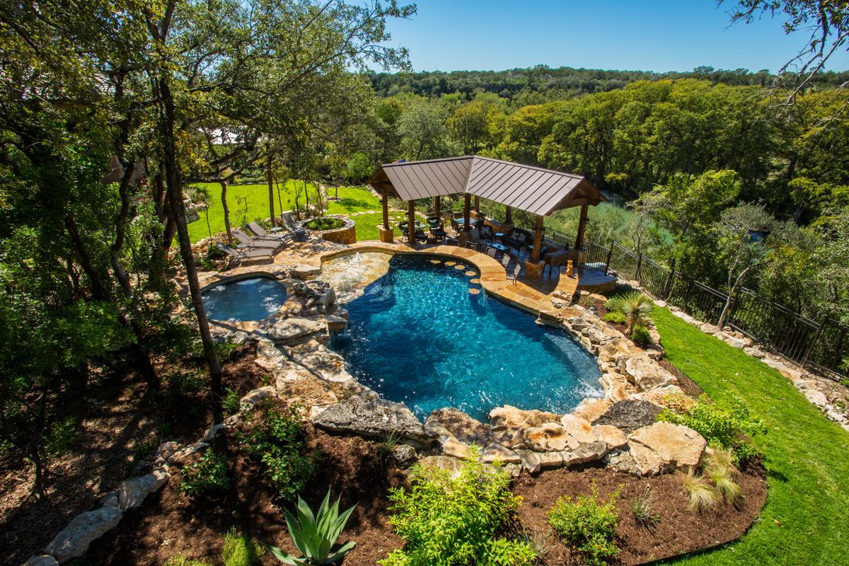 Image 9 of 40 For 986 Riverforest Dr