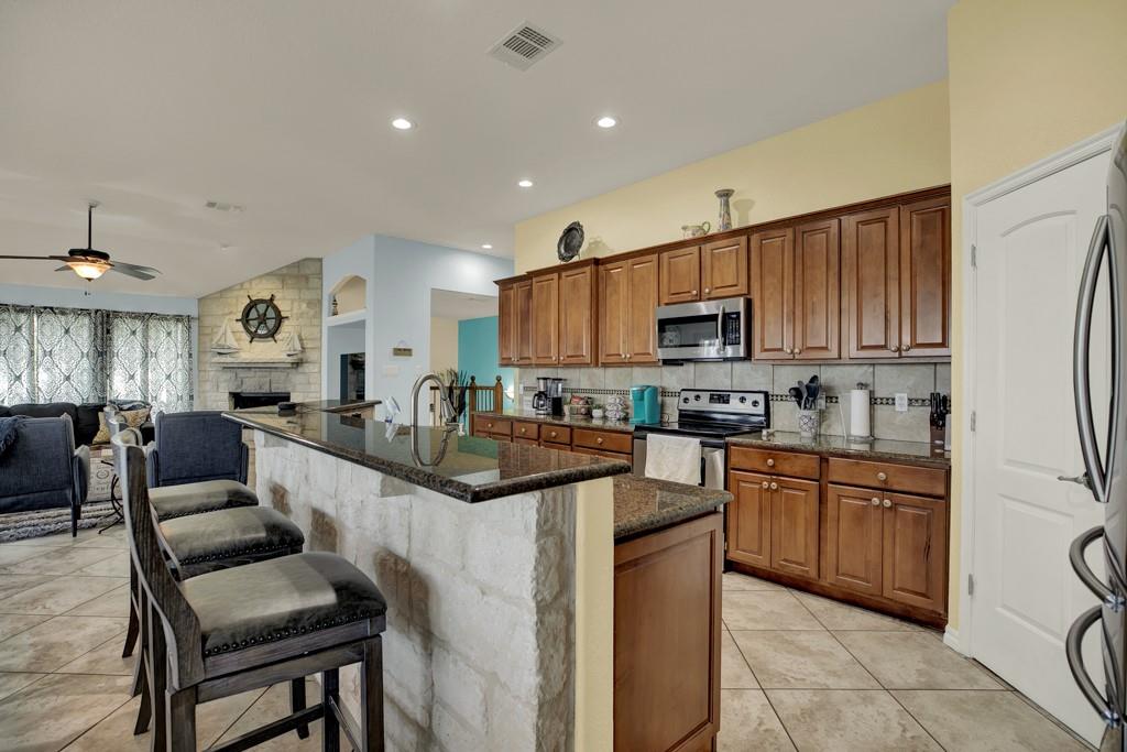 Image 33 of 37 For 2720 Westview Dr