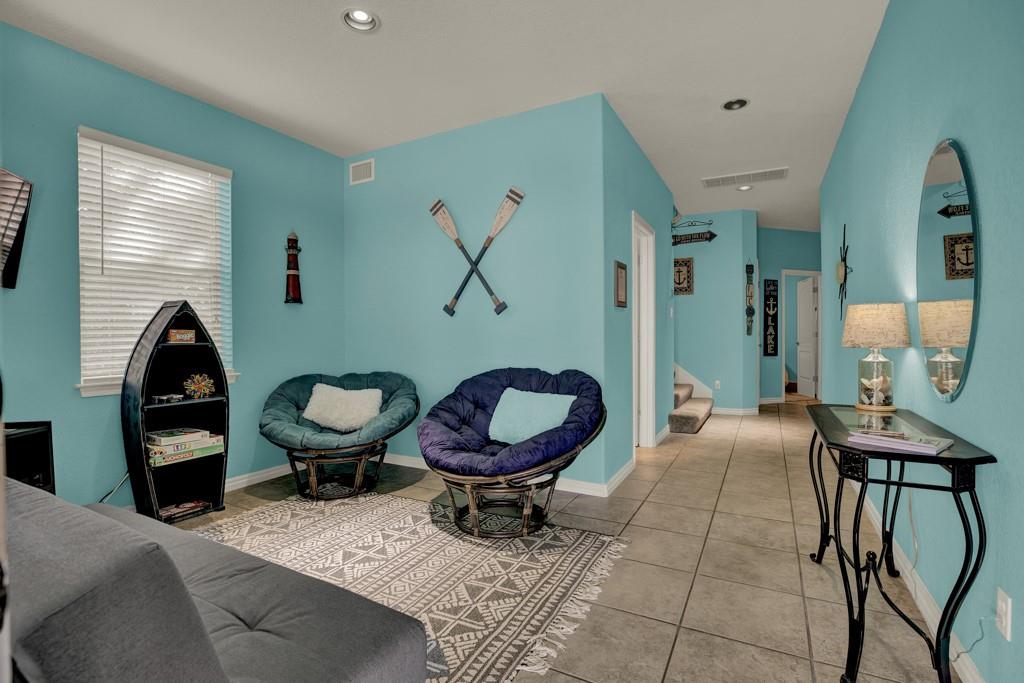 Image 4 of 37 For 2720 Westview Dr