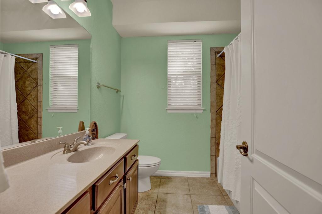 Image 6 of 37 For 2720 Westview Dr