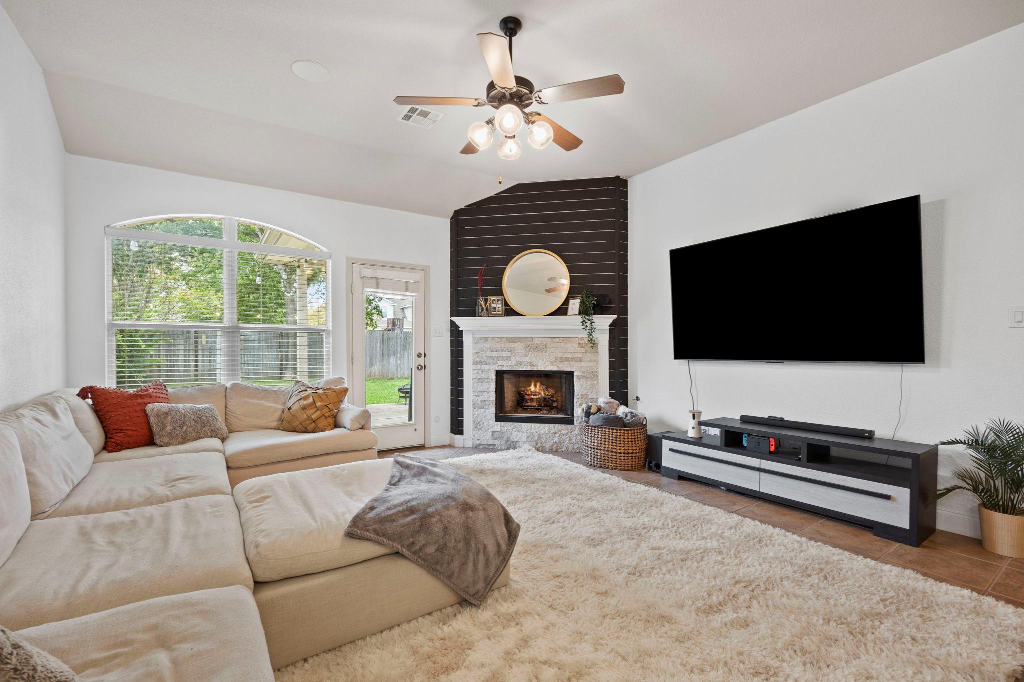 Image 11 of 38 For 401 Wiltshire Dr