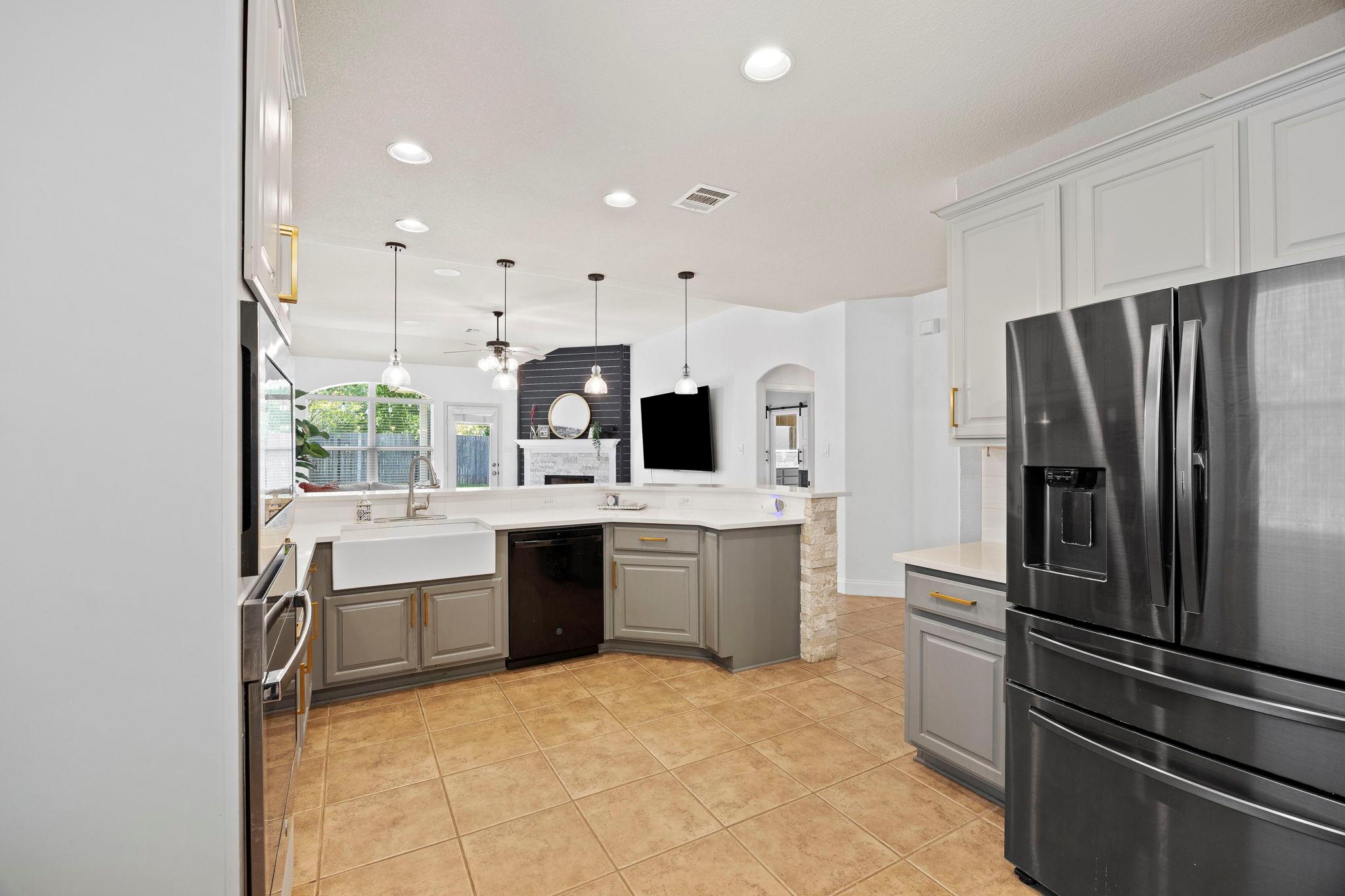 Image 15 of 38 For 401 Wiltshire Dr