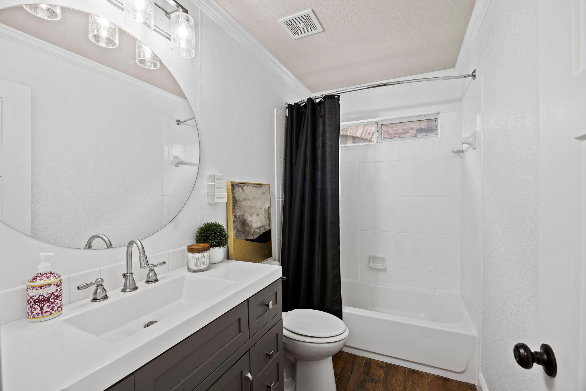 Image 25 of 38 For 401 Wiltshire Dr