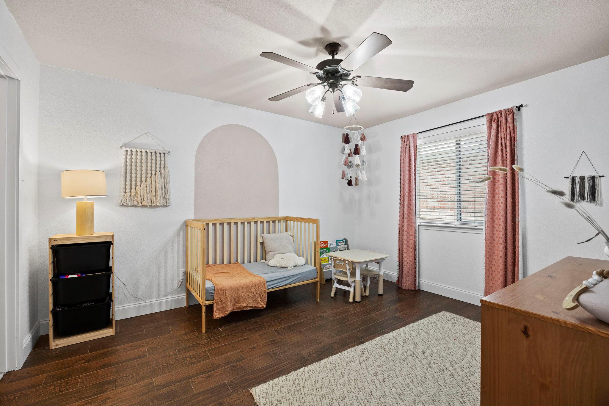 Image 26 of 38 For 401 Wiltshire Dr