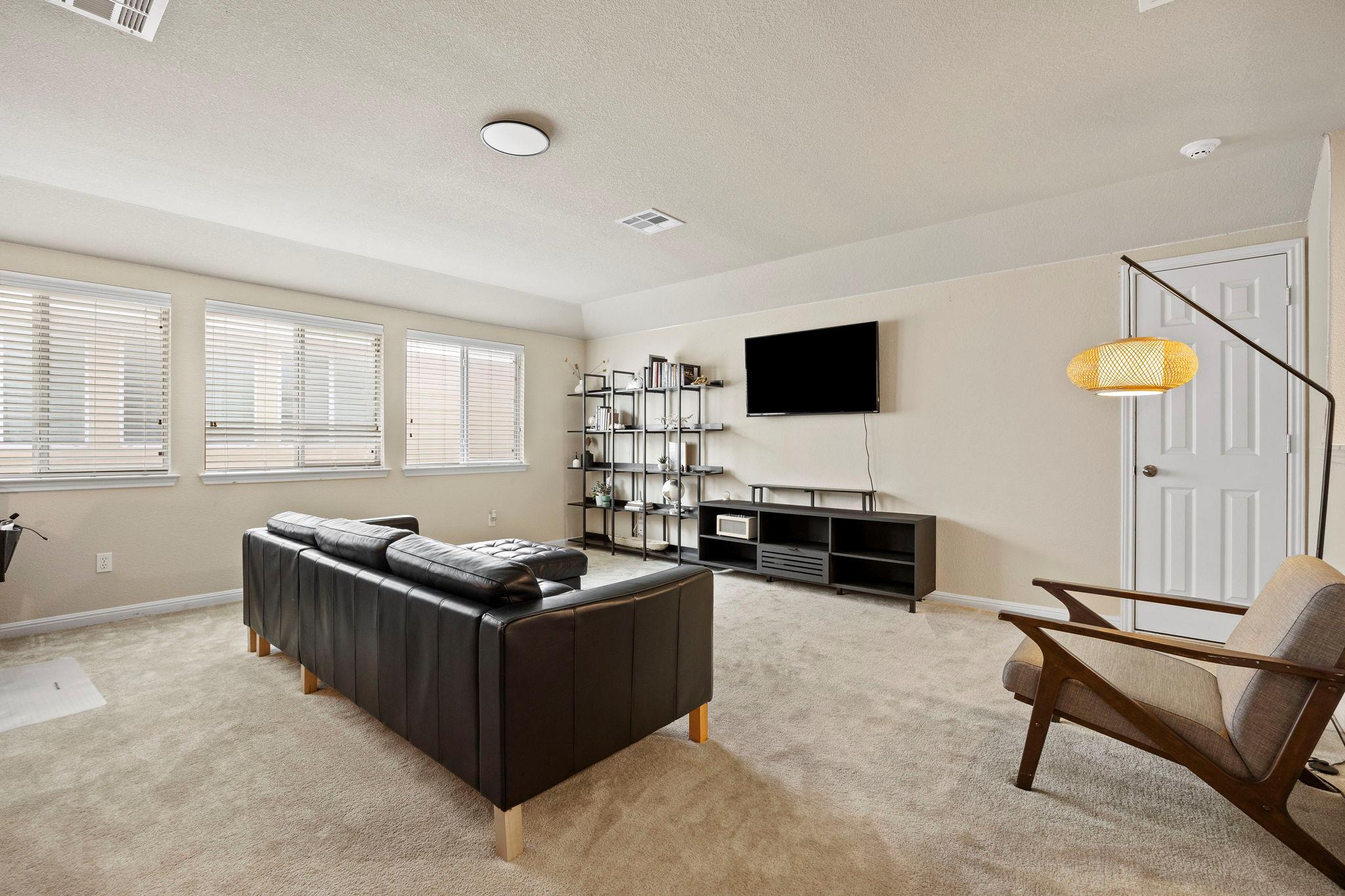 Image 28 of 38 For 401 Wiltshire Dr