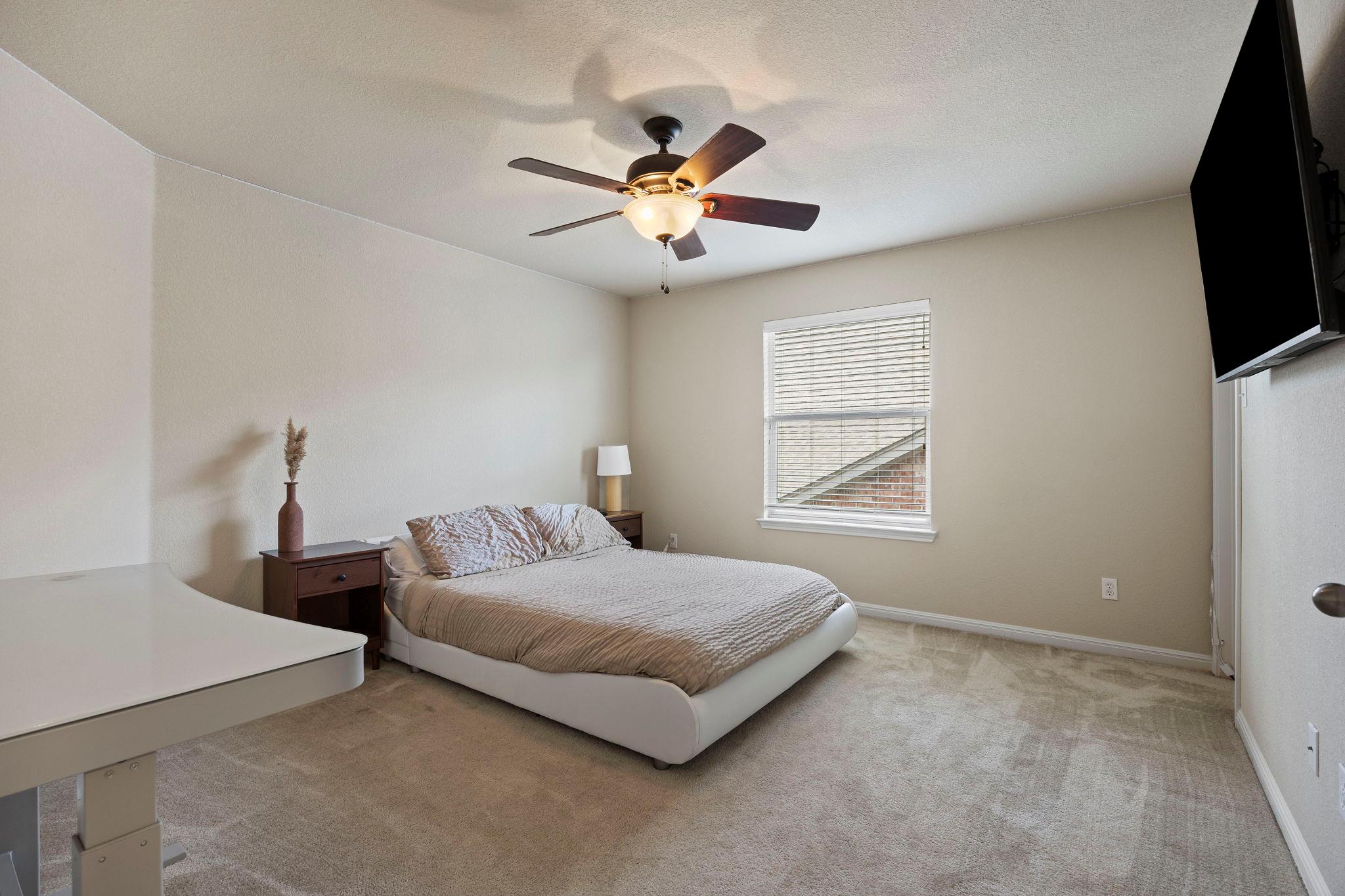 Image 30 of 38 For 401 Wiltshire Dr