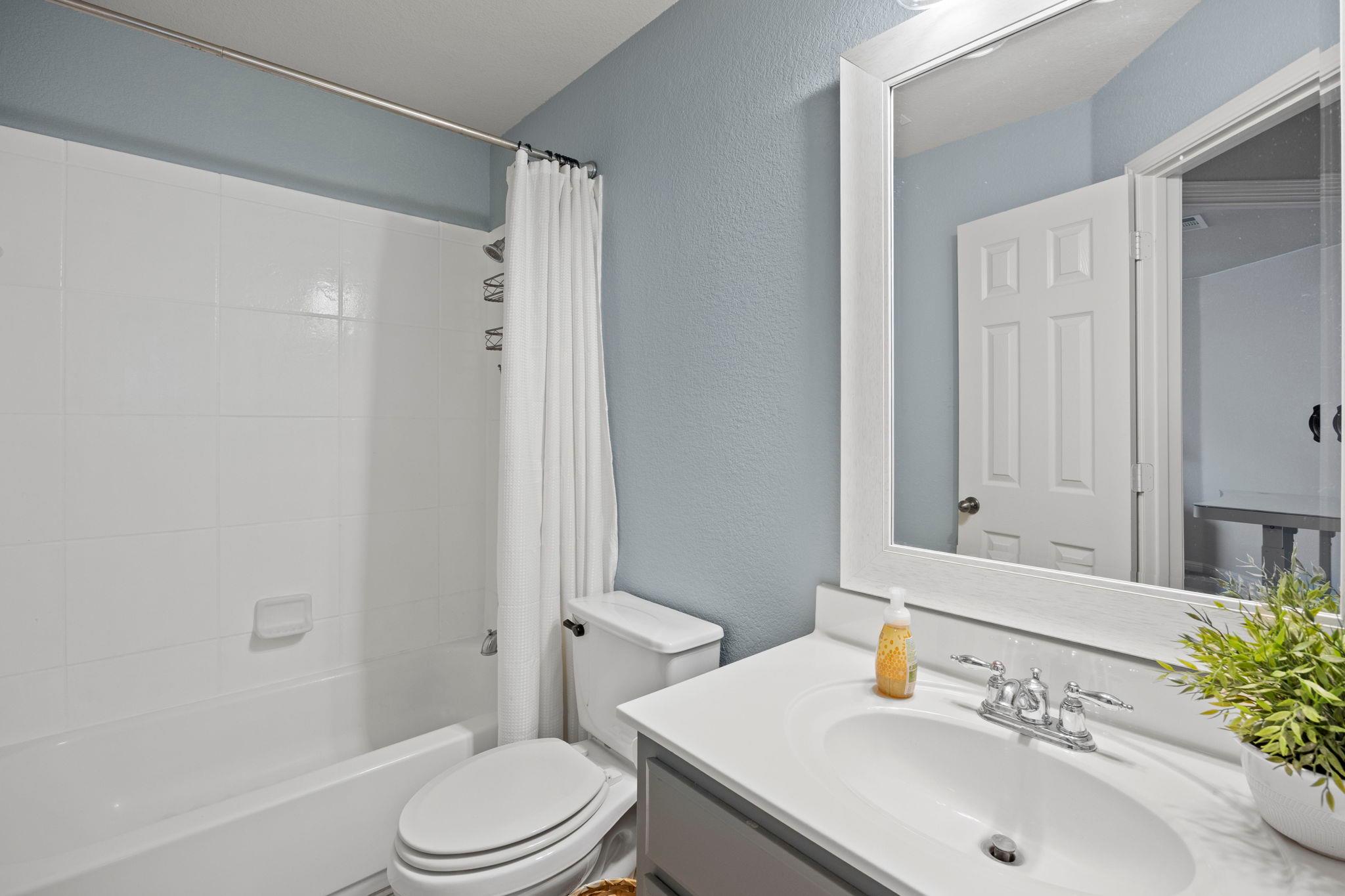 Image 32 of 38 For 401 Wiltshire Dr