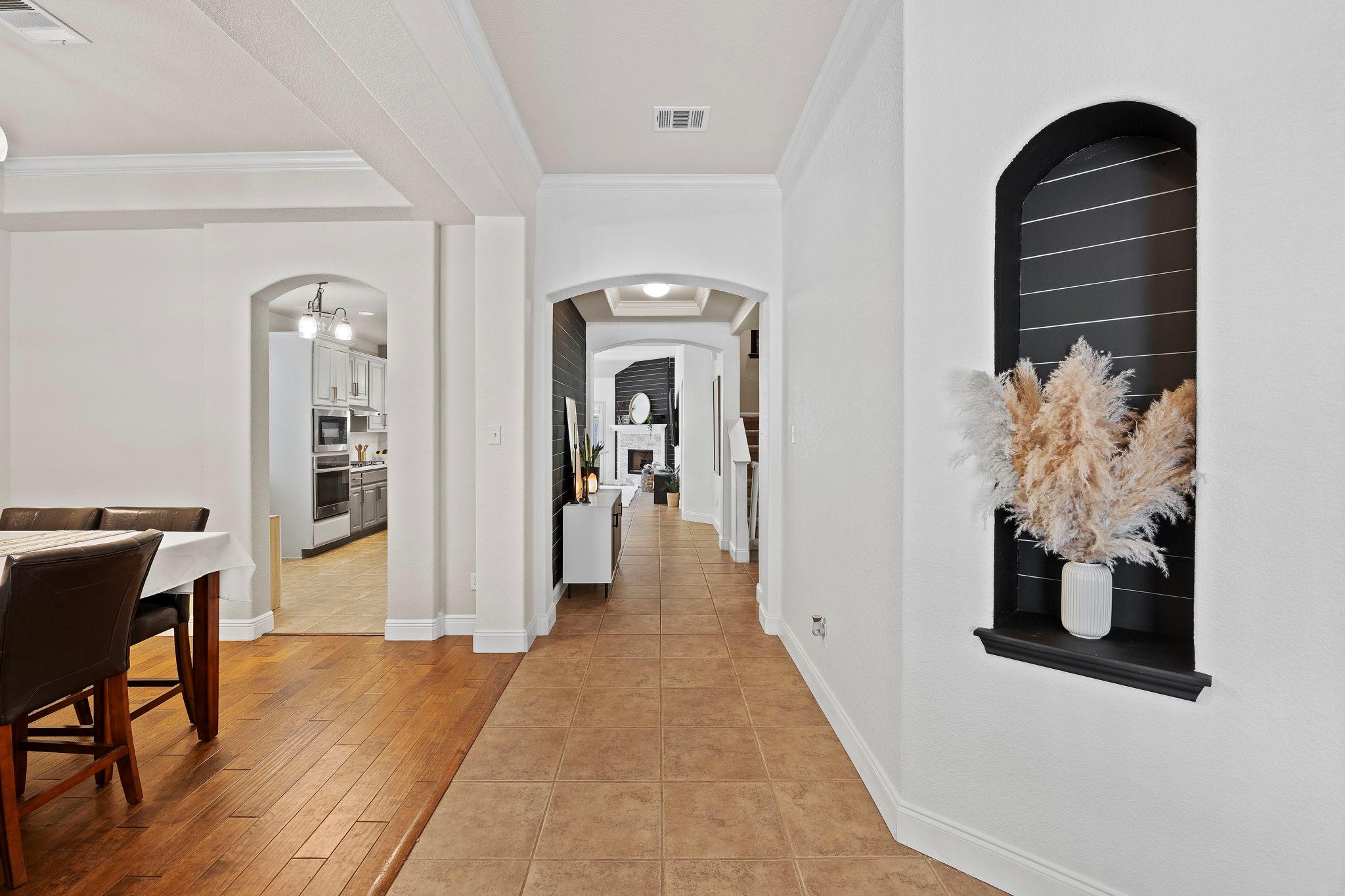 Image 5 of 38 For 401 Wiltshire Dr