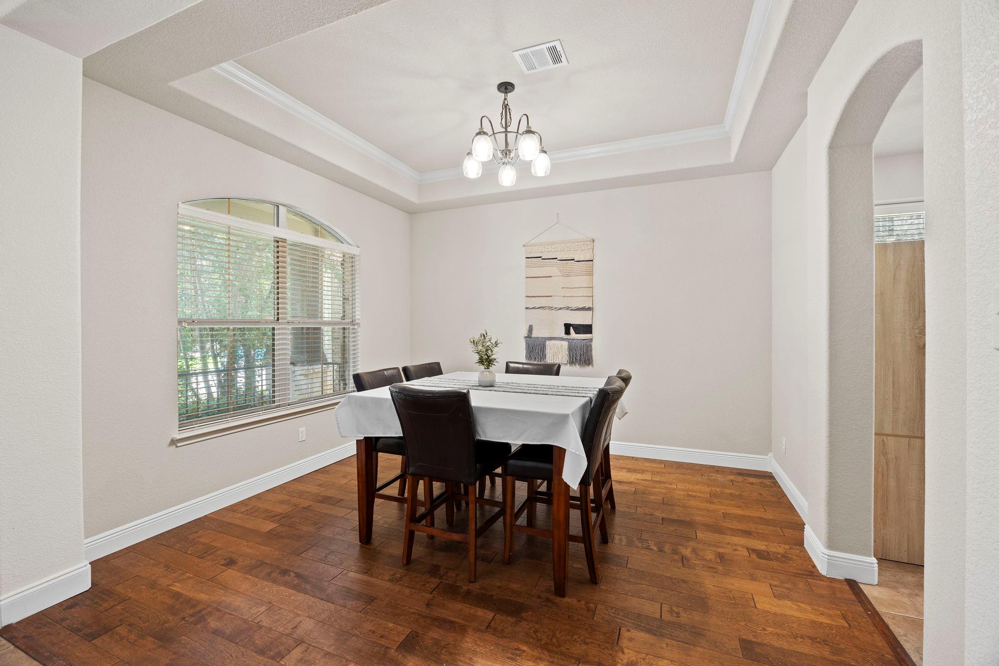 Image 7 of 38 For 401 Wiltshire Dr