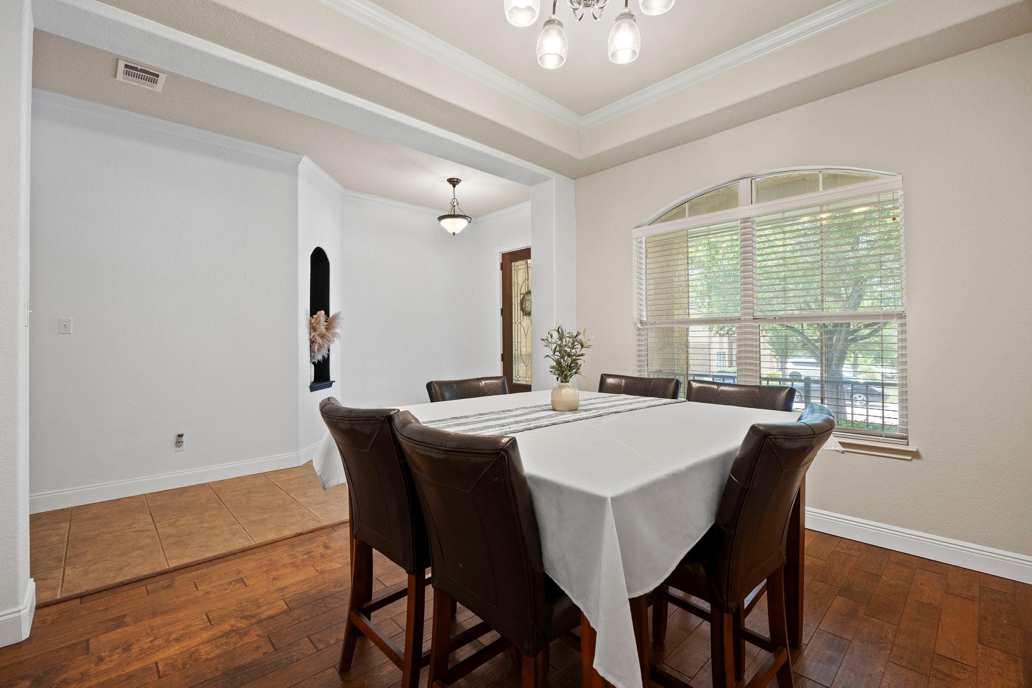 Image 8 of 38 For 401 Wiltshire Dr