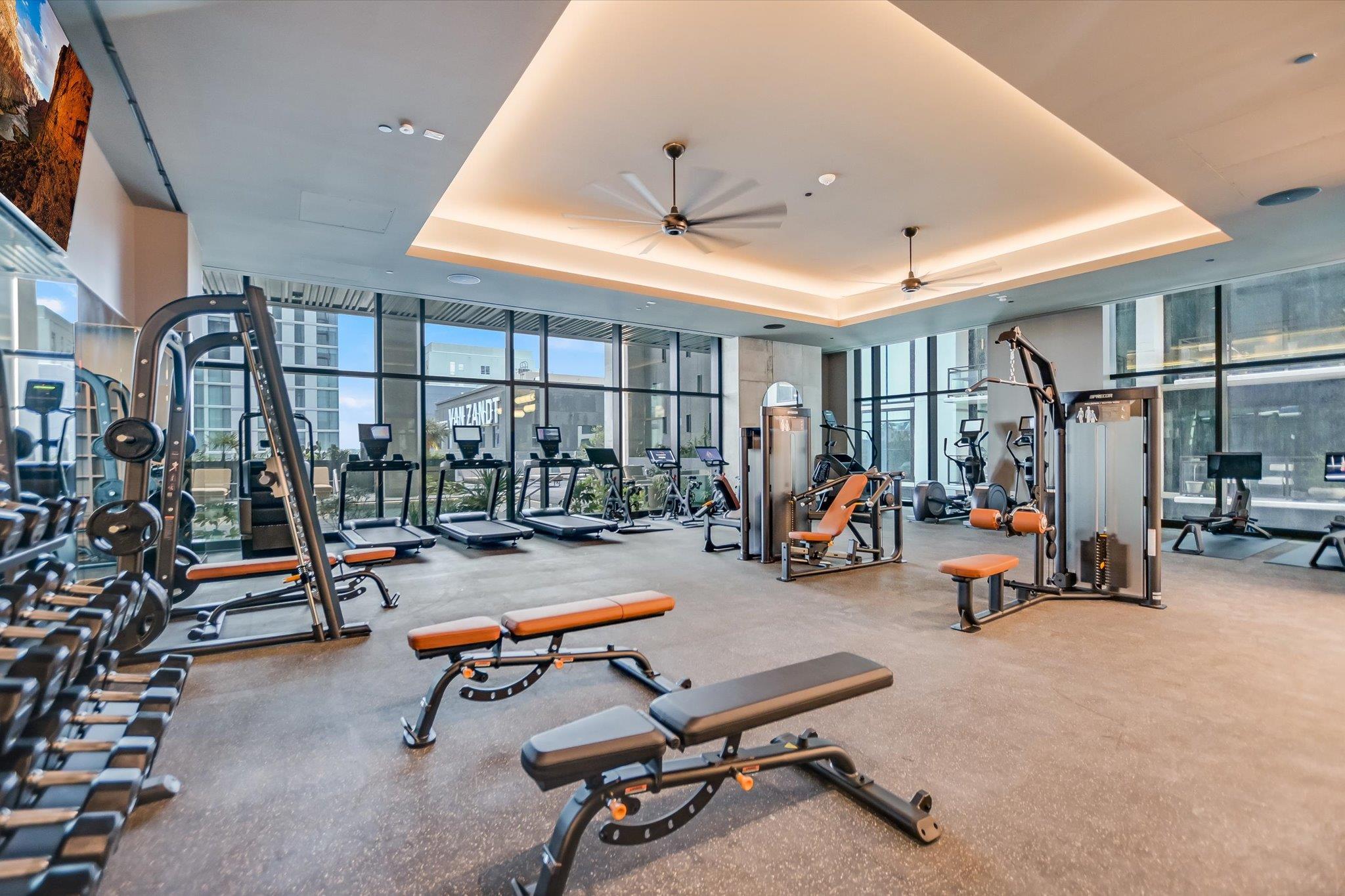 Image 36 of 40 For 610 Davis St 4903