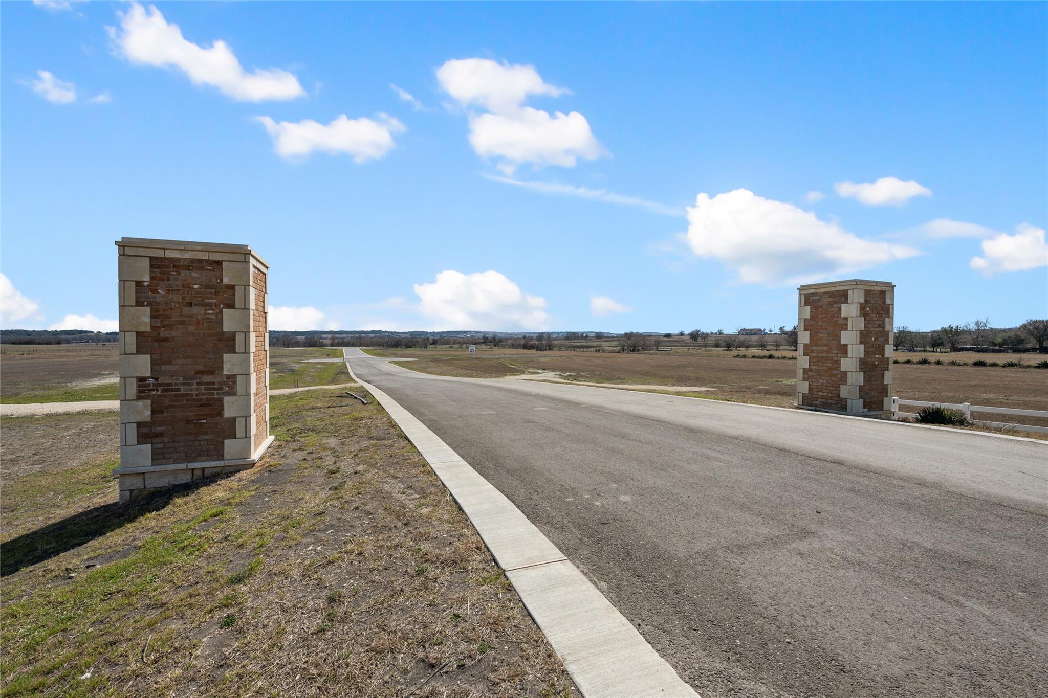 Image 12 of 29 For 2558 Fm 487  