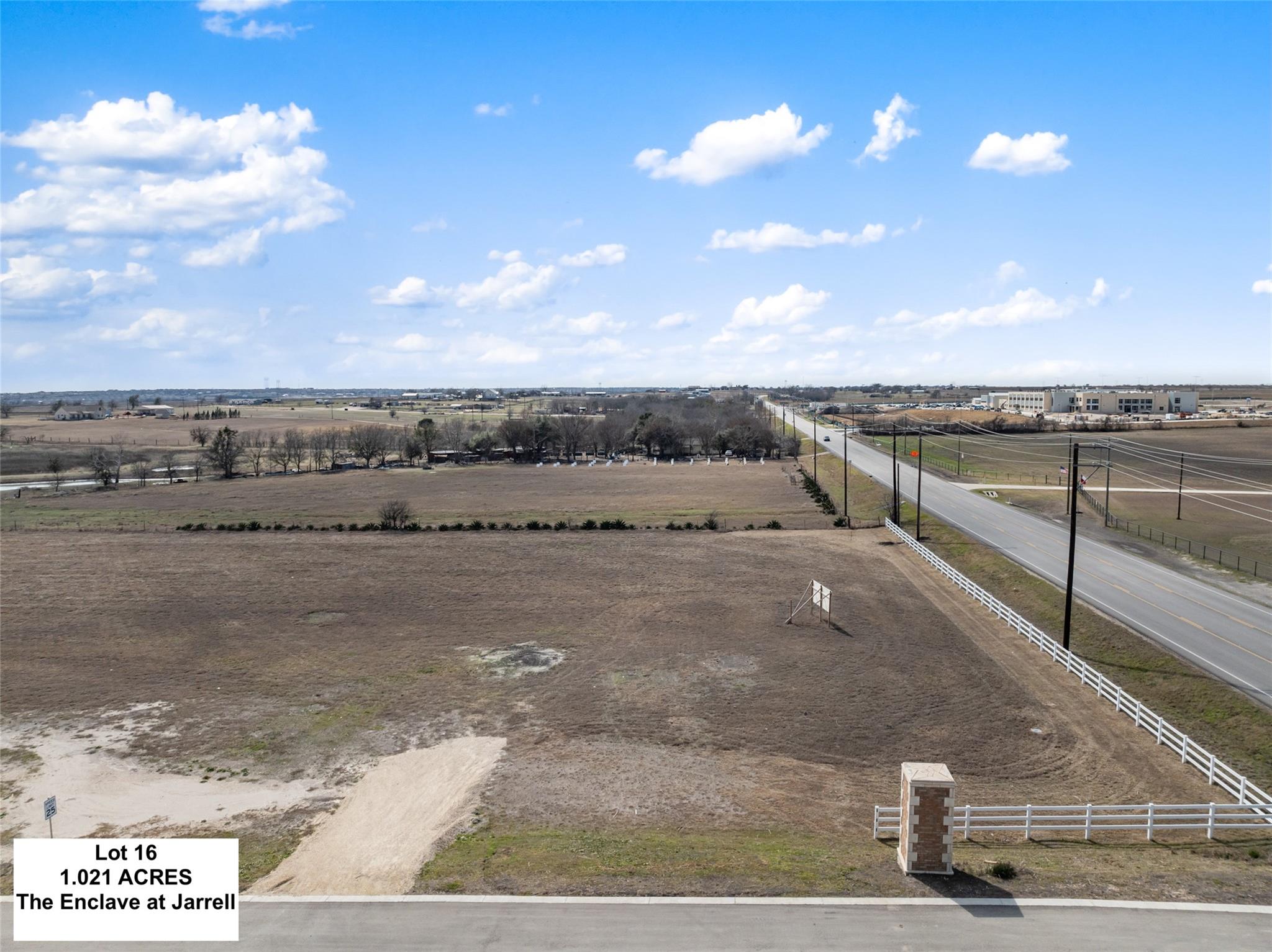 Image 27 of 29 For 2558 Fm 487  