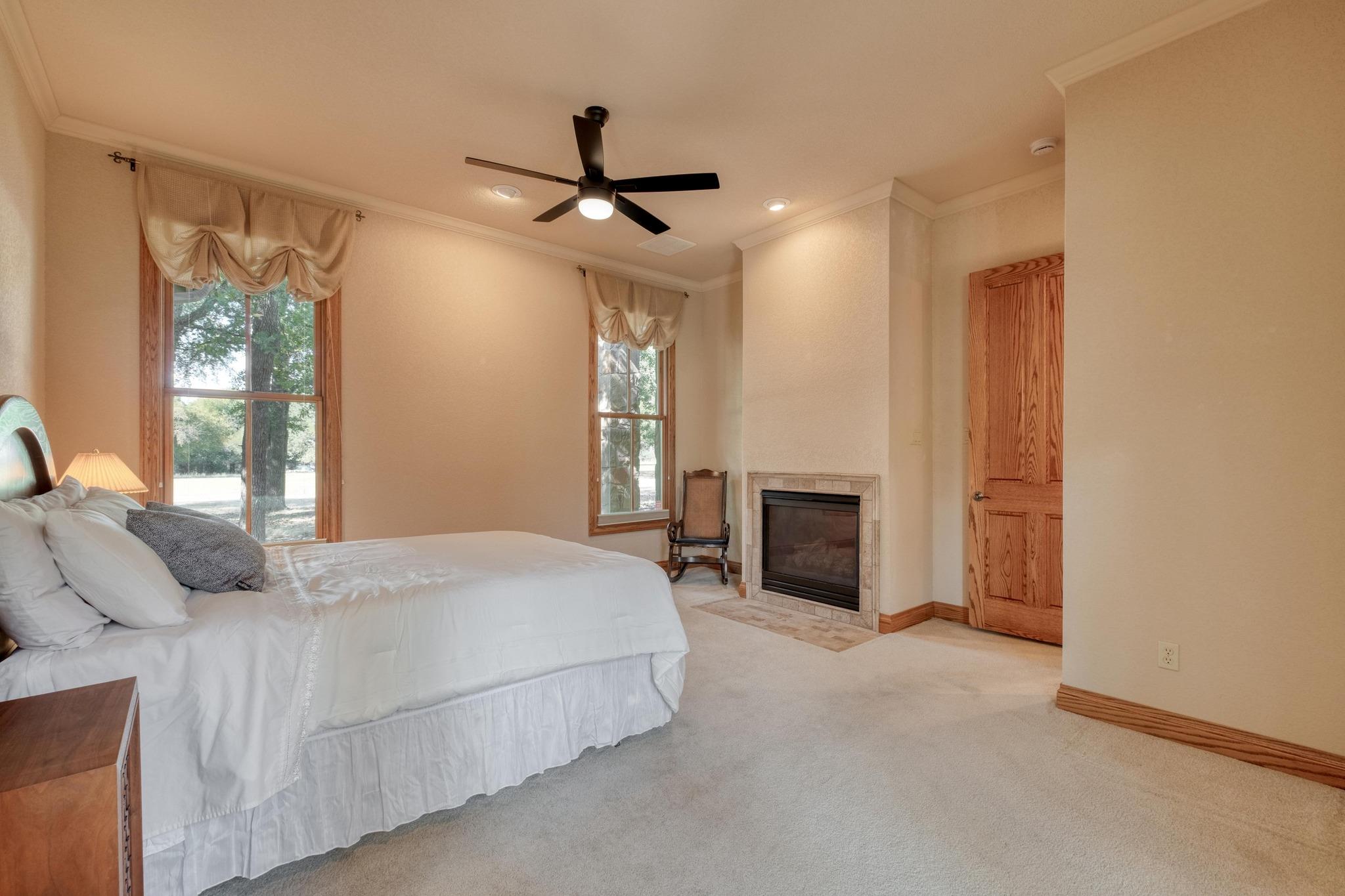 Image 17 of 40 For 205 Flint Ridge Trl