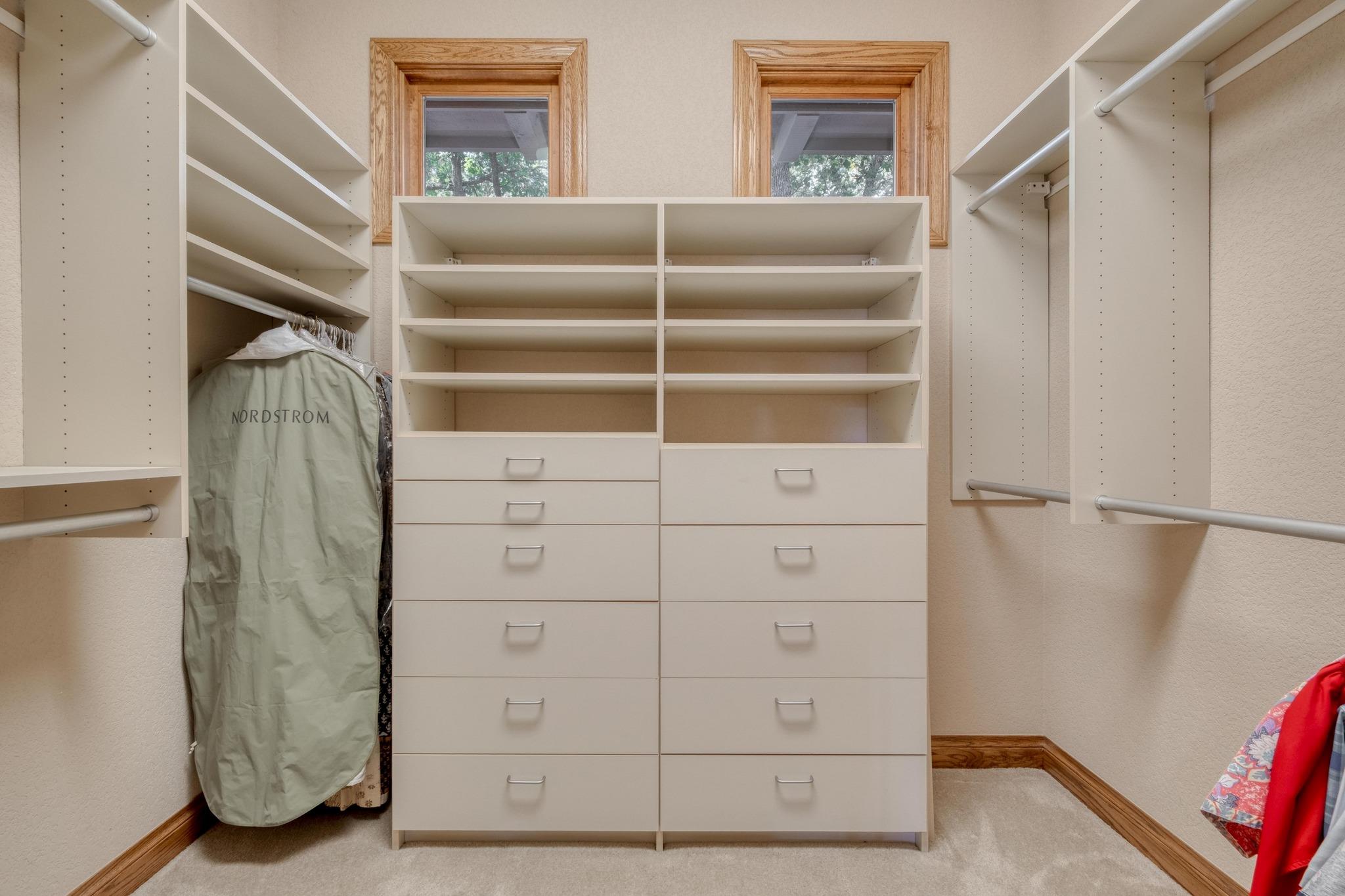 Image 21 of 40 For 205 Flint Ridge Trl