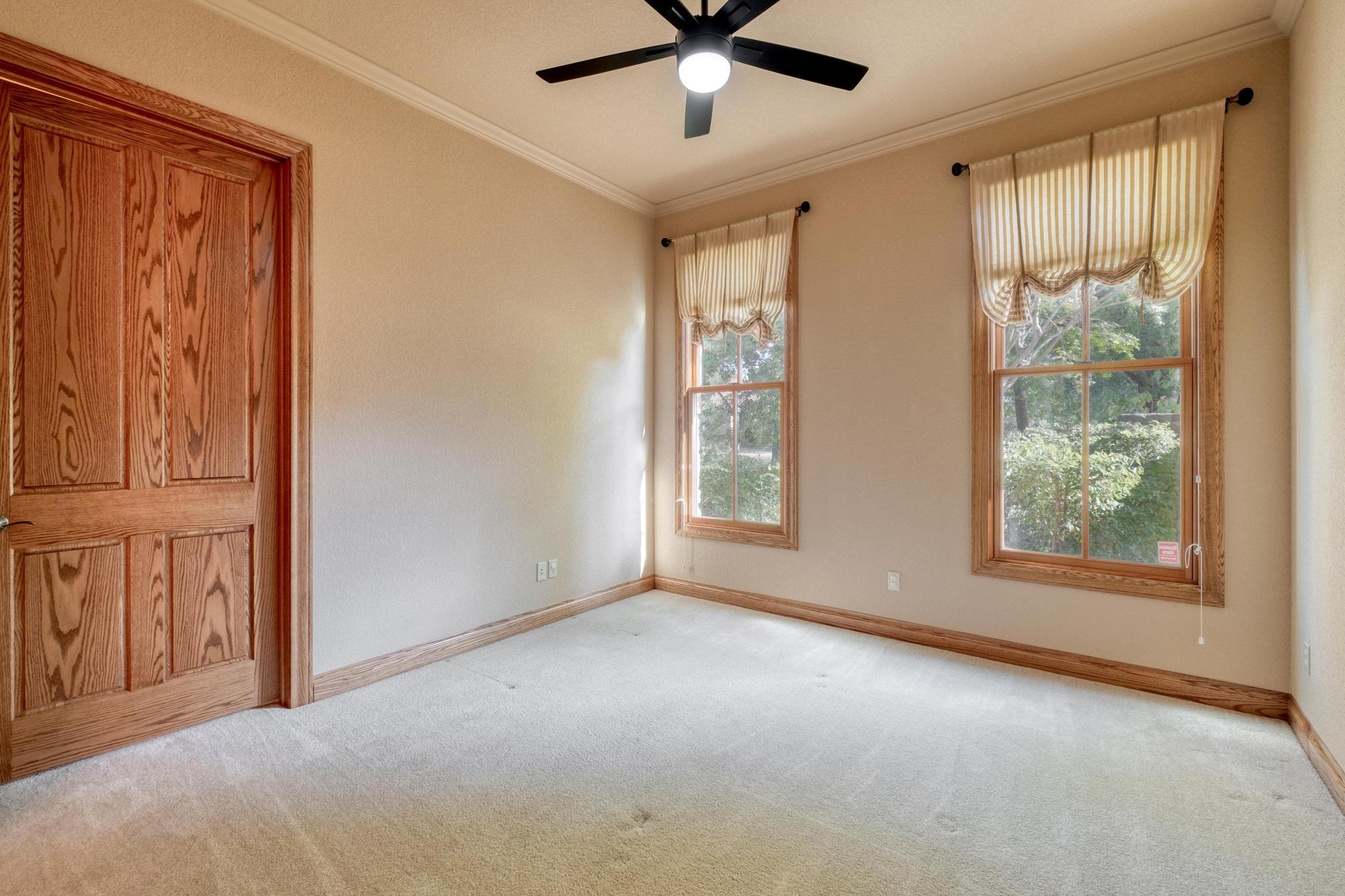 Image 22 of 40 For 205 Flint Ridge Trl