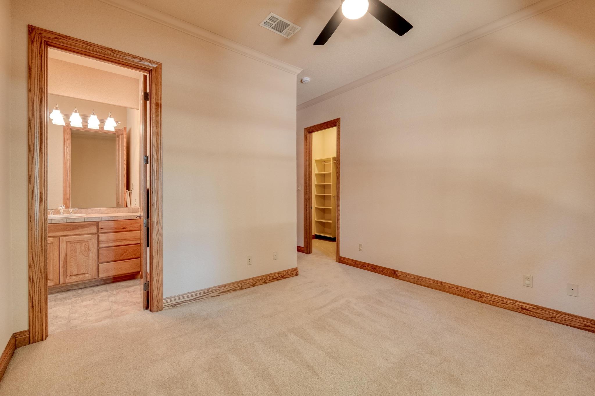 Image 26 of 40 For 205 Flint Ridge Trl