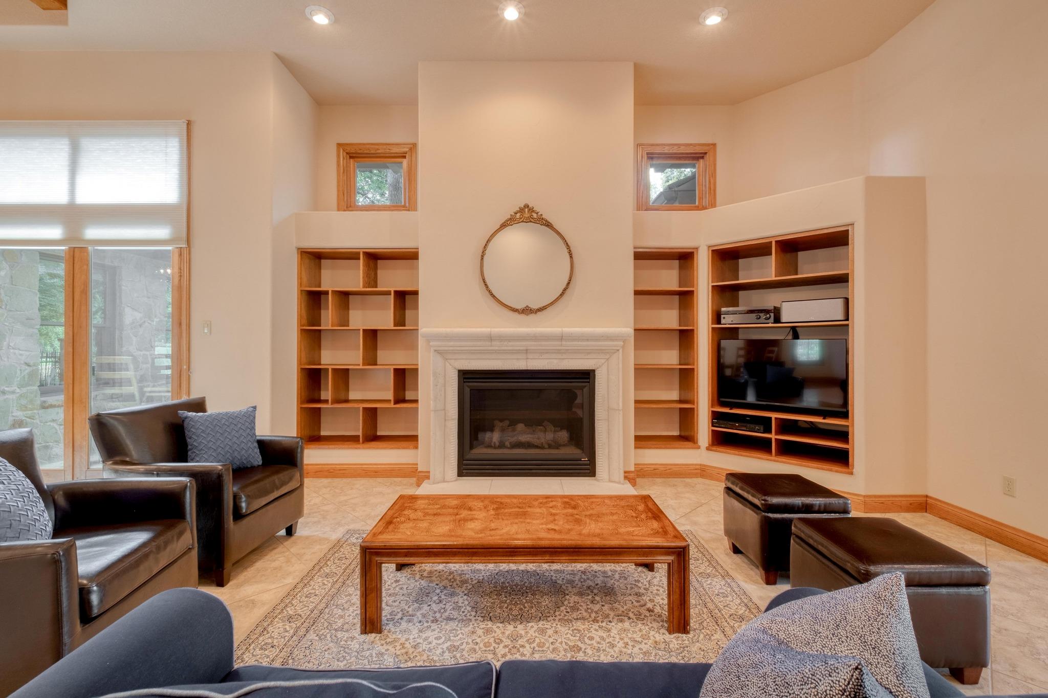 Image 5 of 40 For 205 Flint Ridge Trl