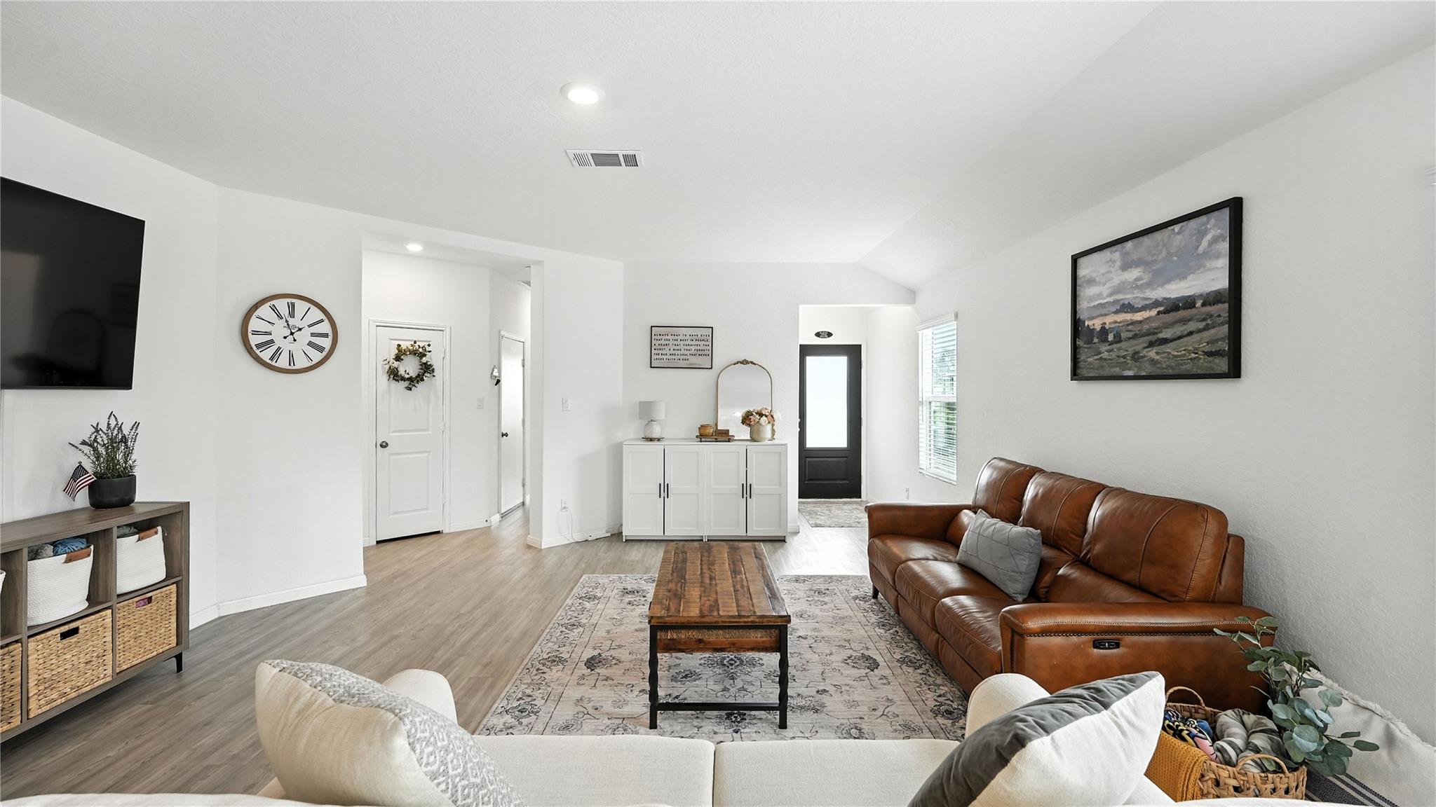 Image 12 of 33 For 31665 Acacia Vista
