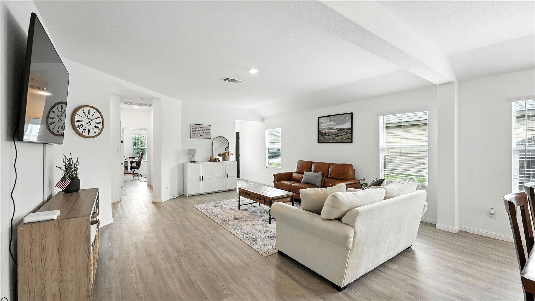 Image 13 of 33 For 31665 Acacia Vista