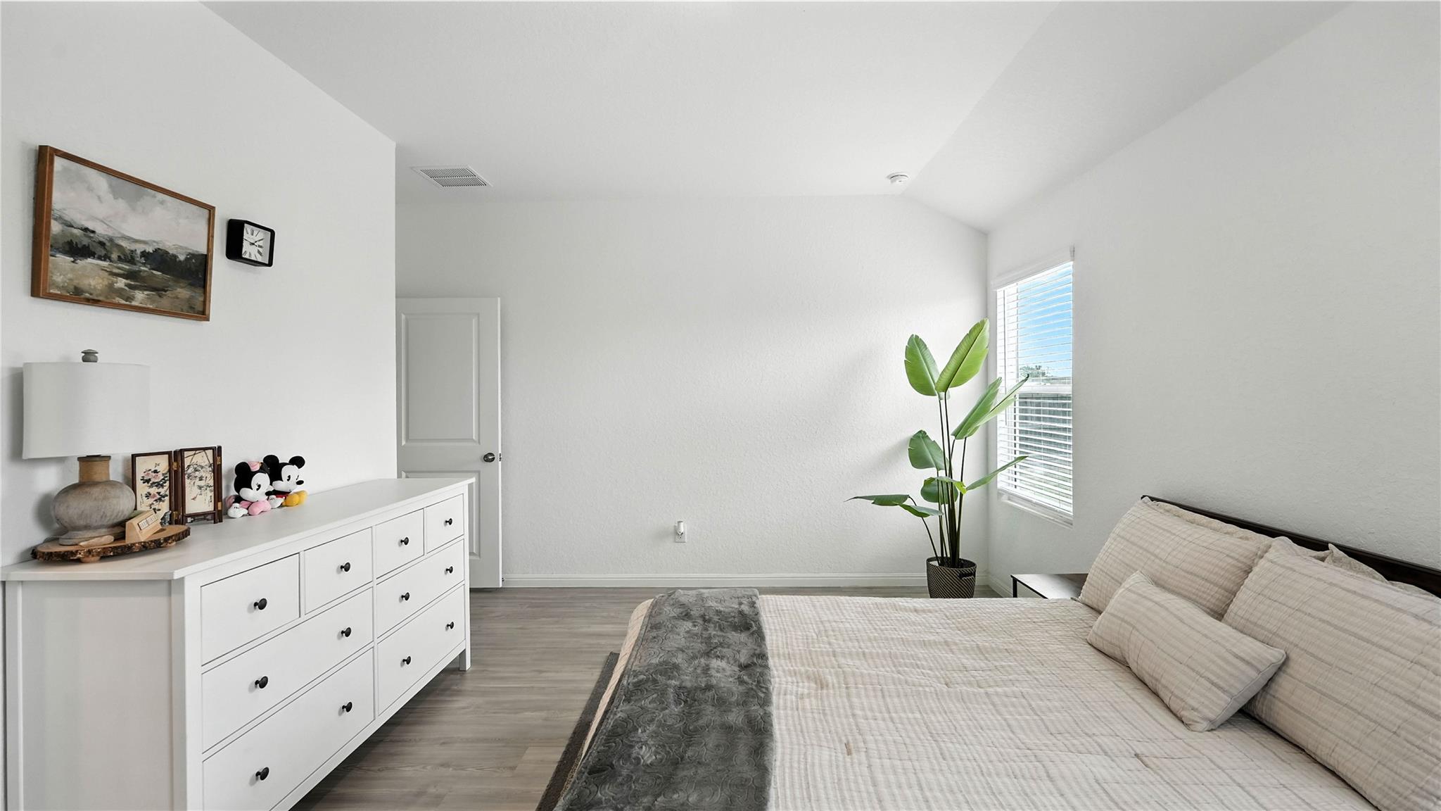 Image 15 of 33 For 31665 Acacia Vista