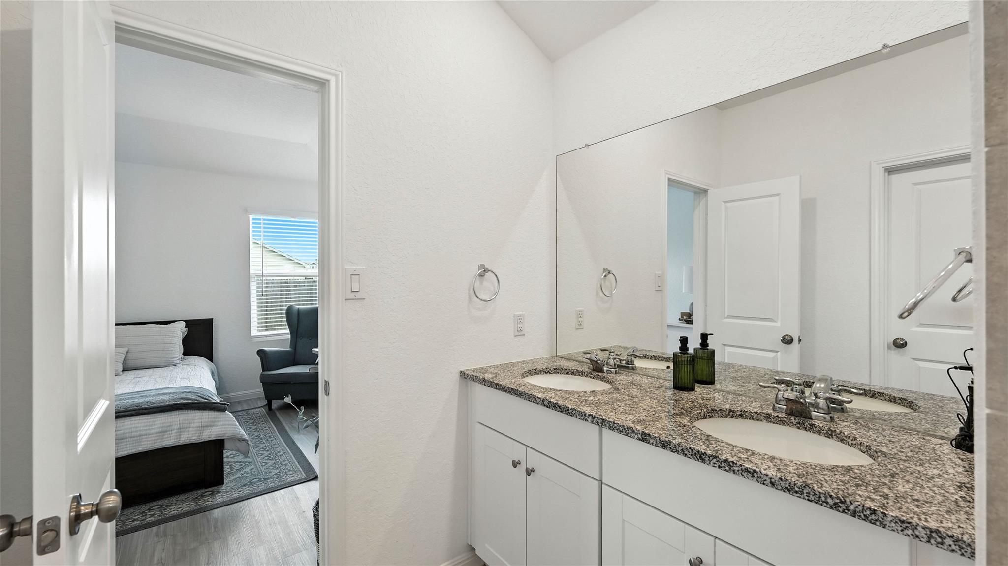 Image 19 of 33 For 31665 Acacia Vista