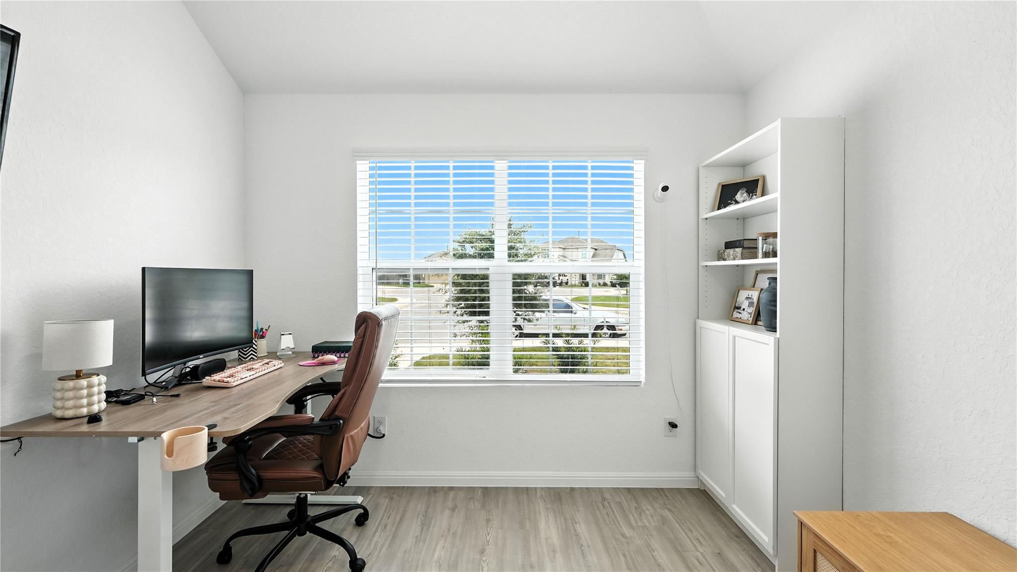 Image 29 of 33 For 31665 Acacia Vista