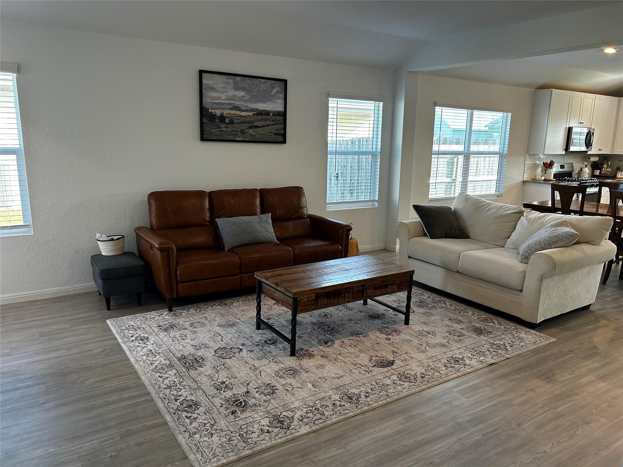 Image 3 of 33 For 31665 Acacia Vista