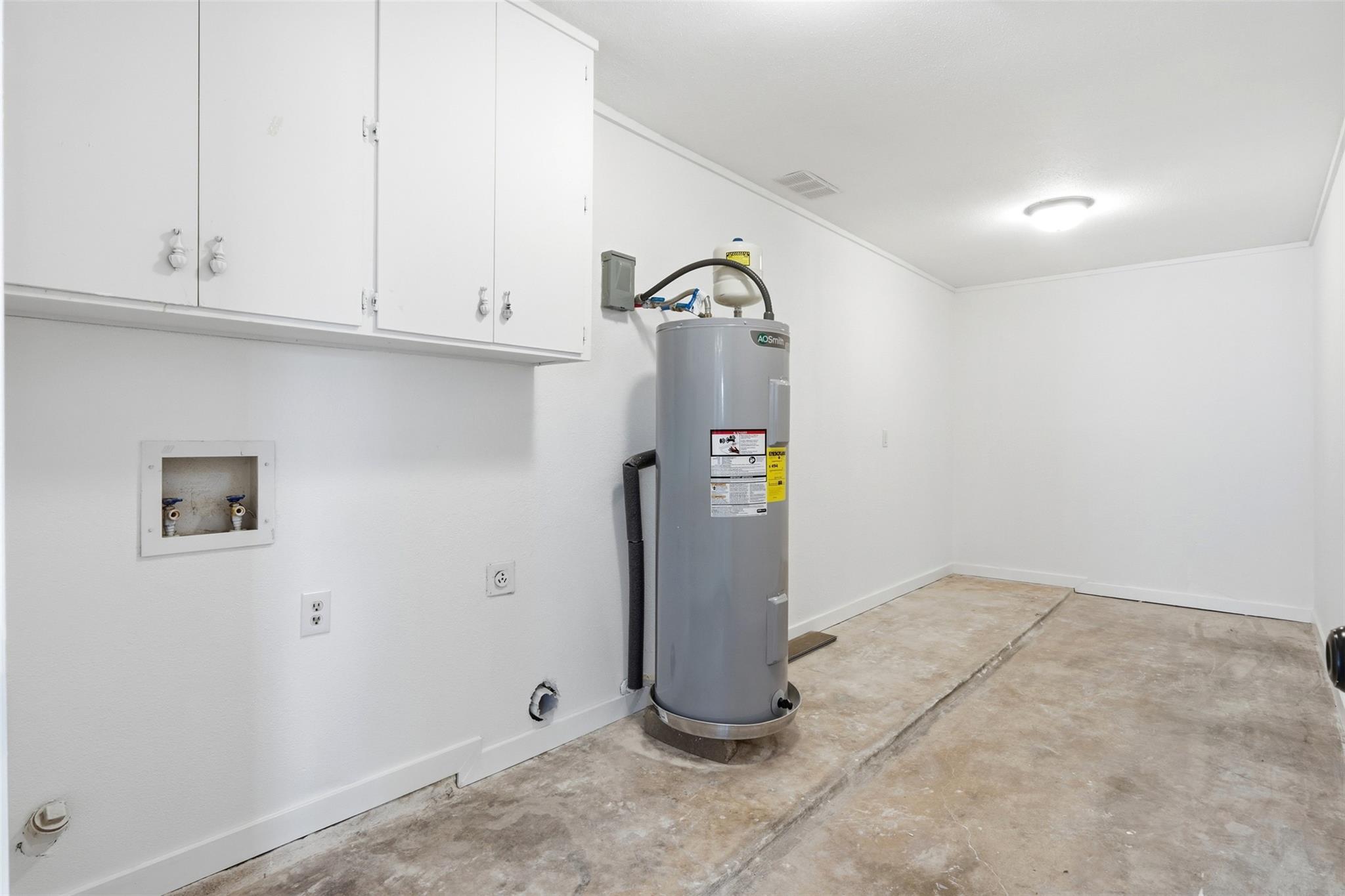 Image 15 of 22 For 100 Howard Dr