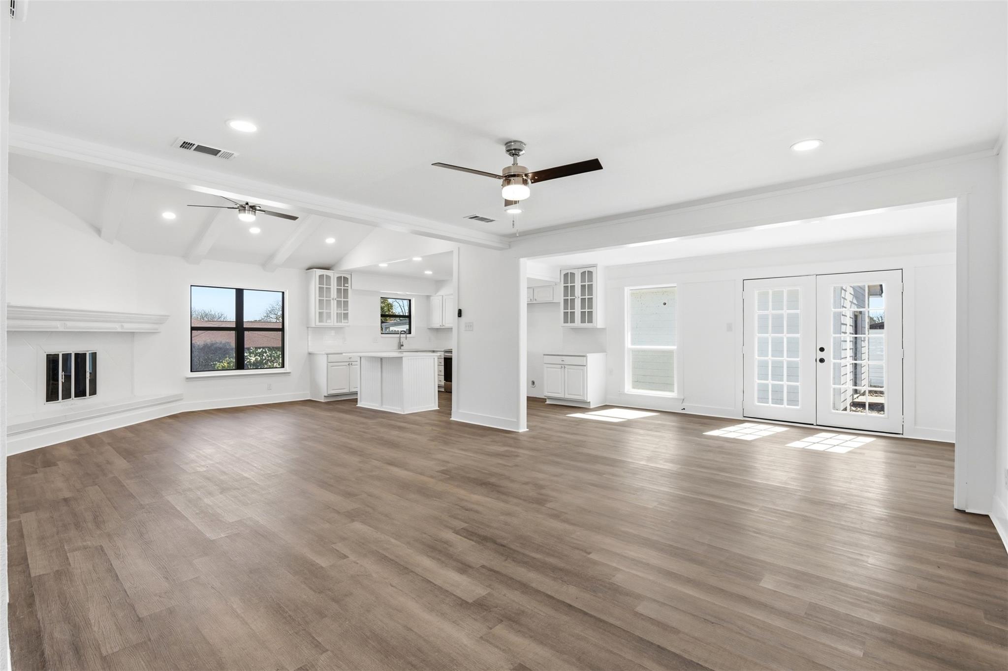 Image 4 of 22 For 100 Howard Dr