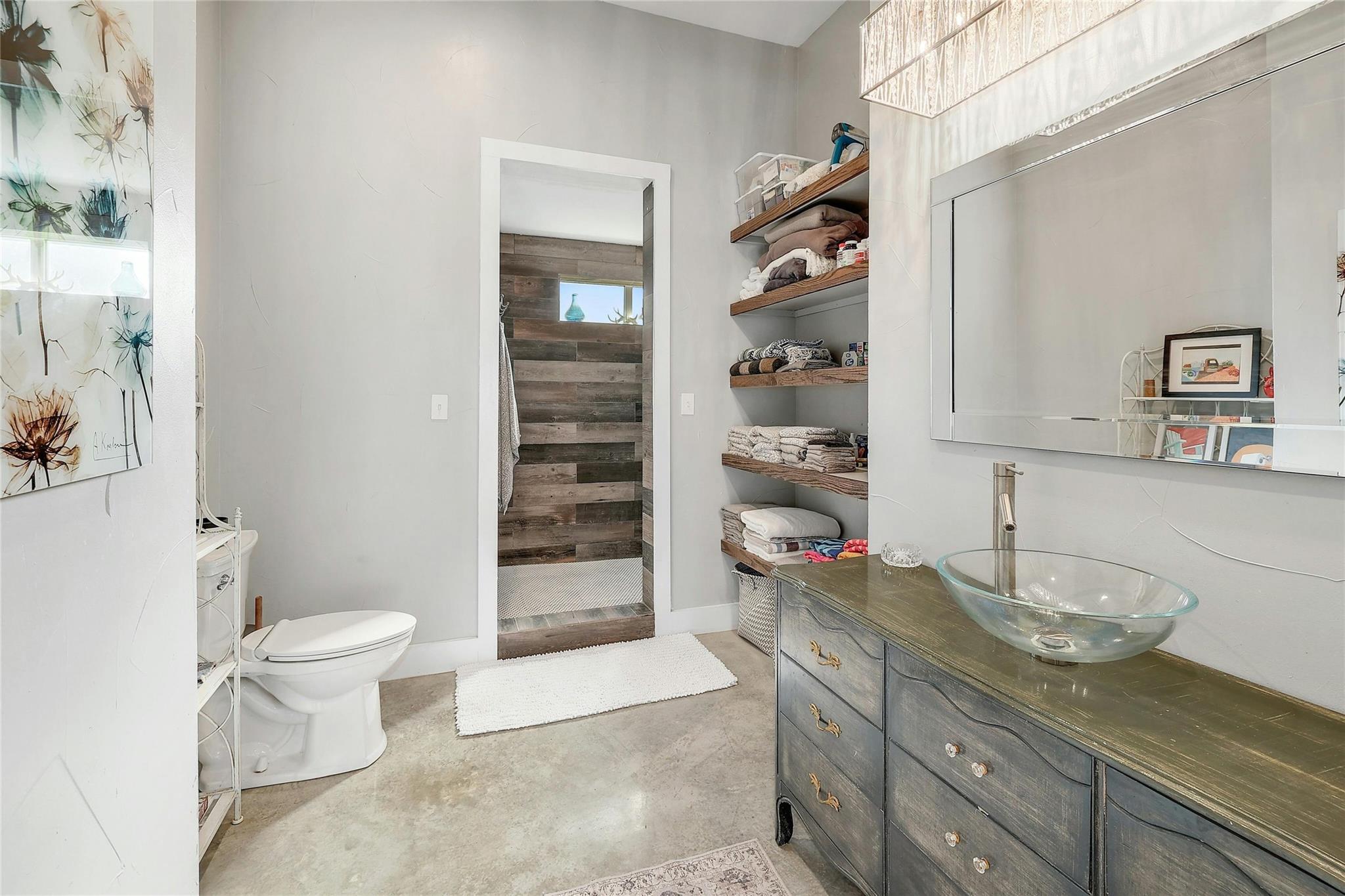 Image 16 of 31 For 9114 290 W Highway