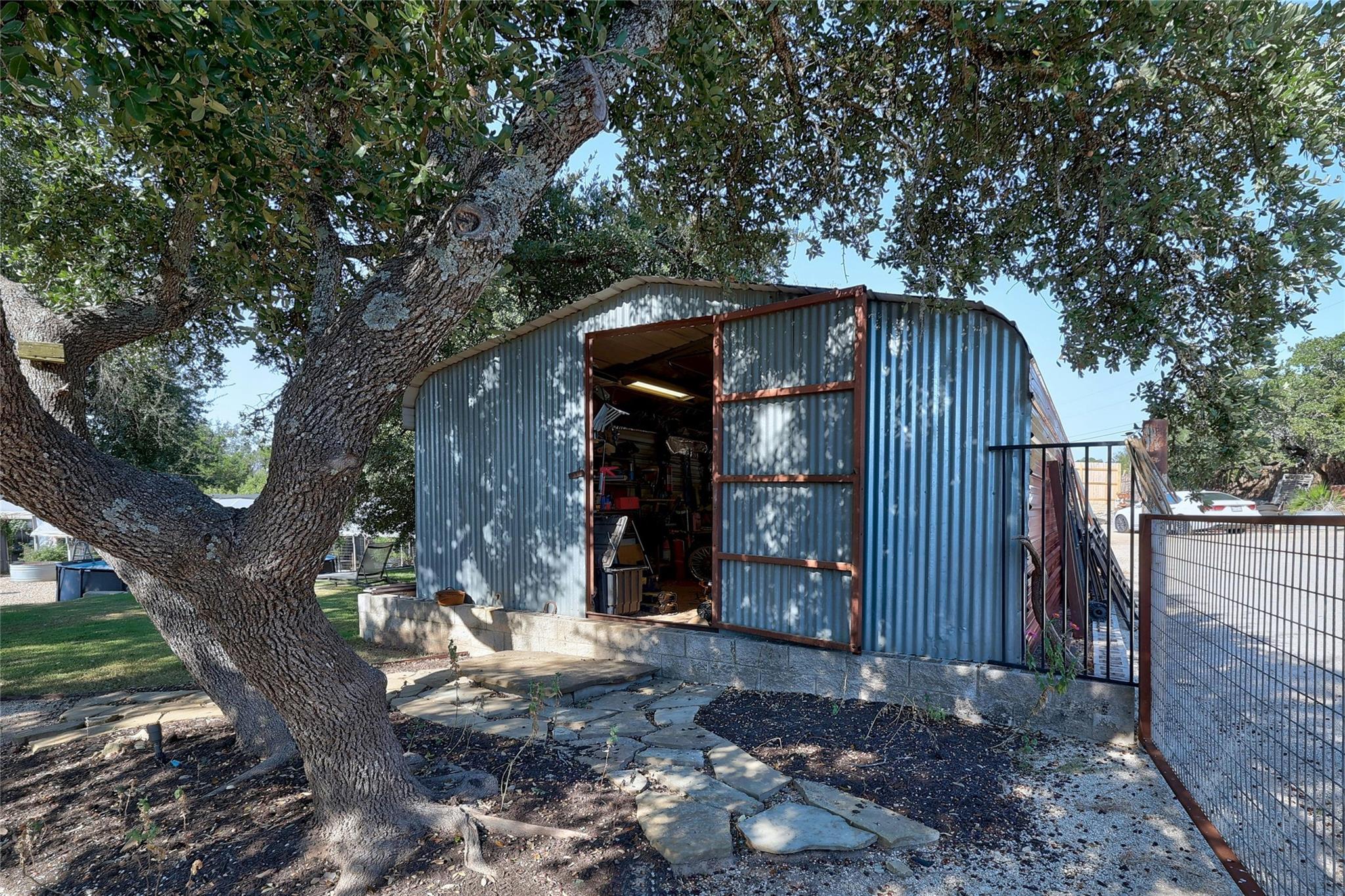 Image 17 of 31 For 9114 290 W Highway