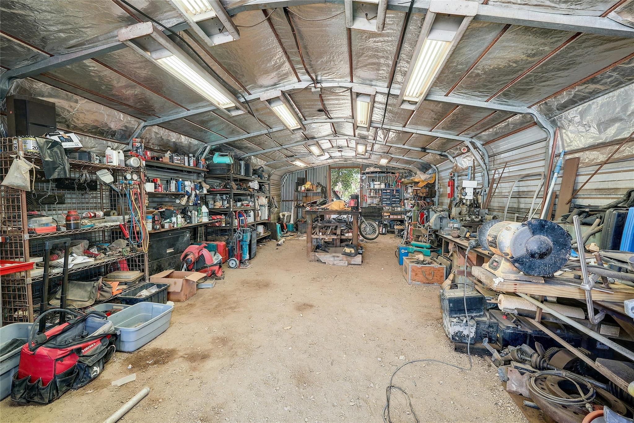 Image 19 of 31 For 9114 290 W Highway