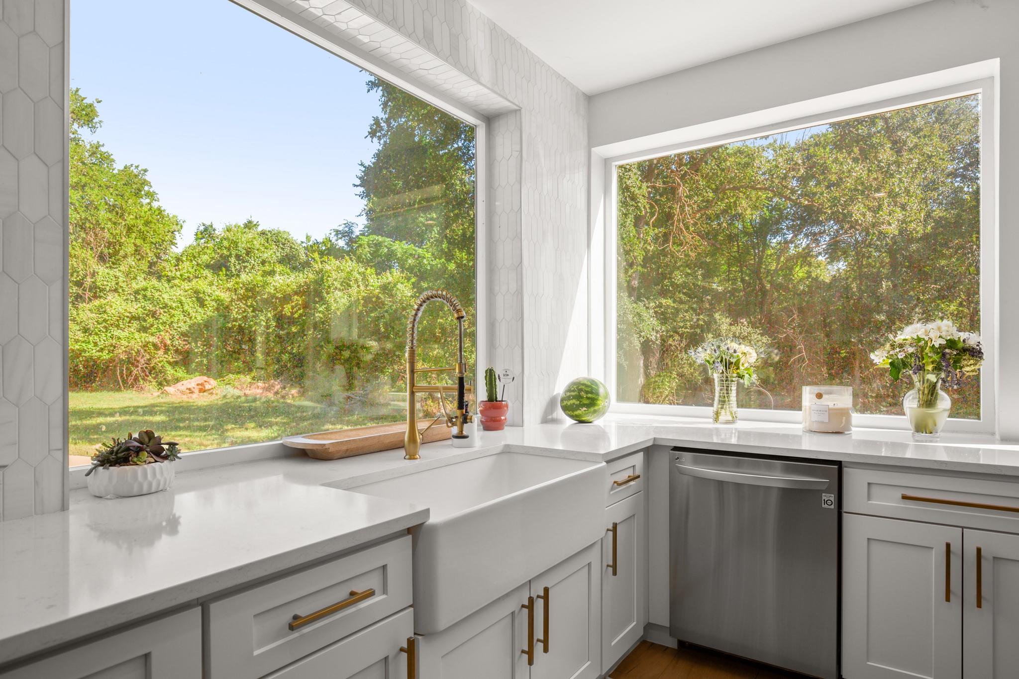 Image 12 of 39 For 1315 New Hope Dr