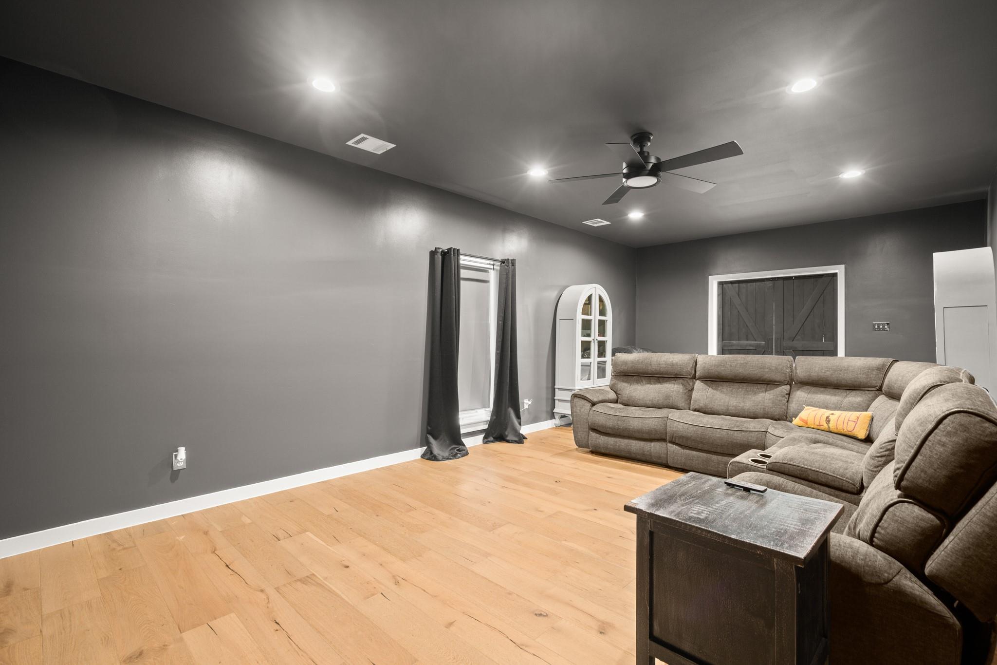 Image 15 of 39 For 1315 New Hope Dr