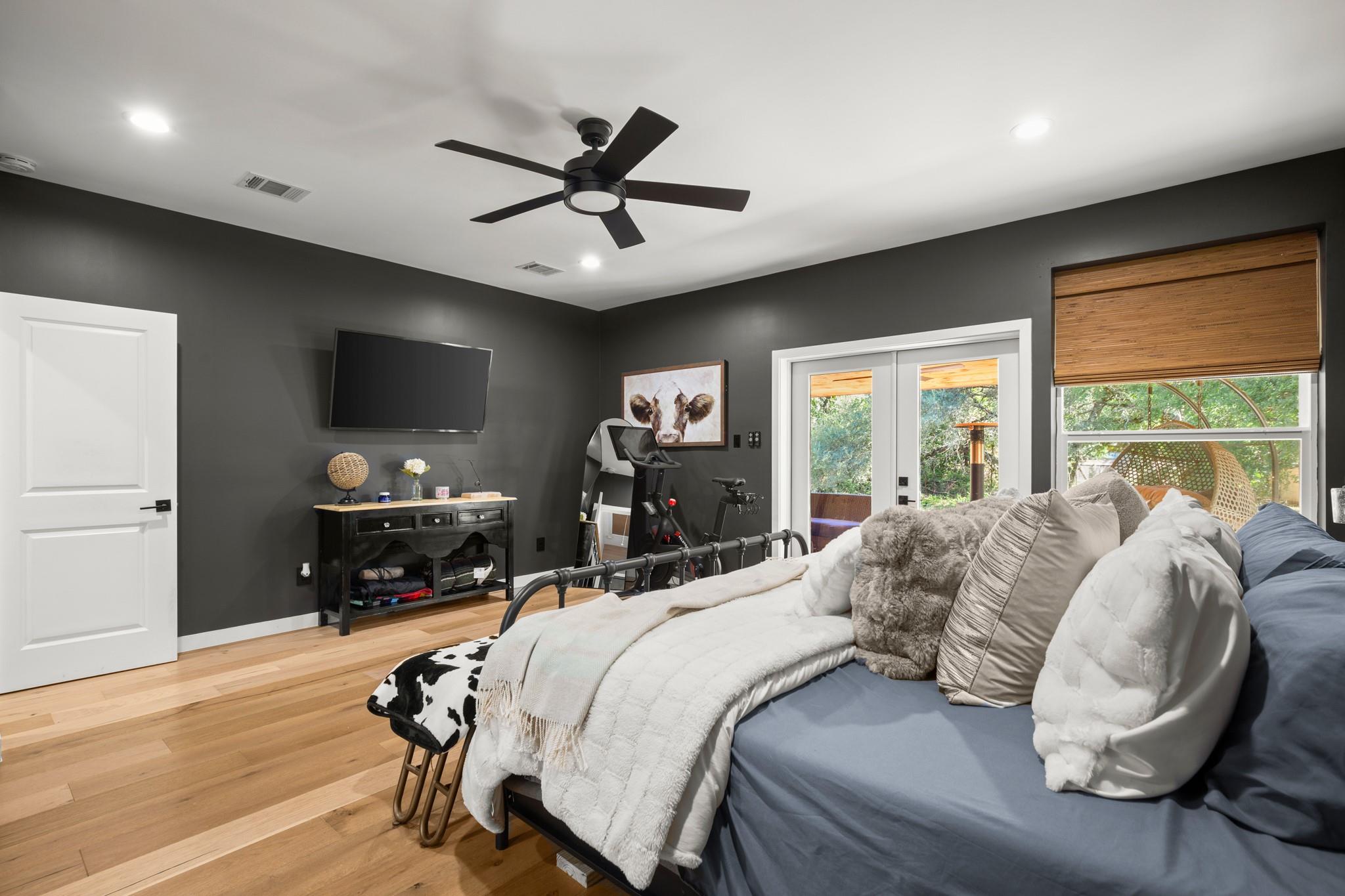 Image 18 of 39 For 1315 New Hope Dr