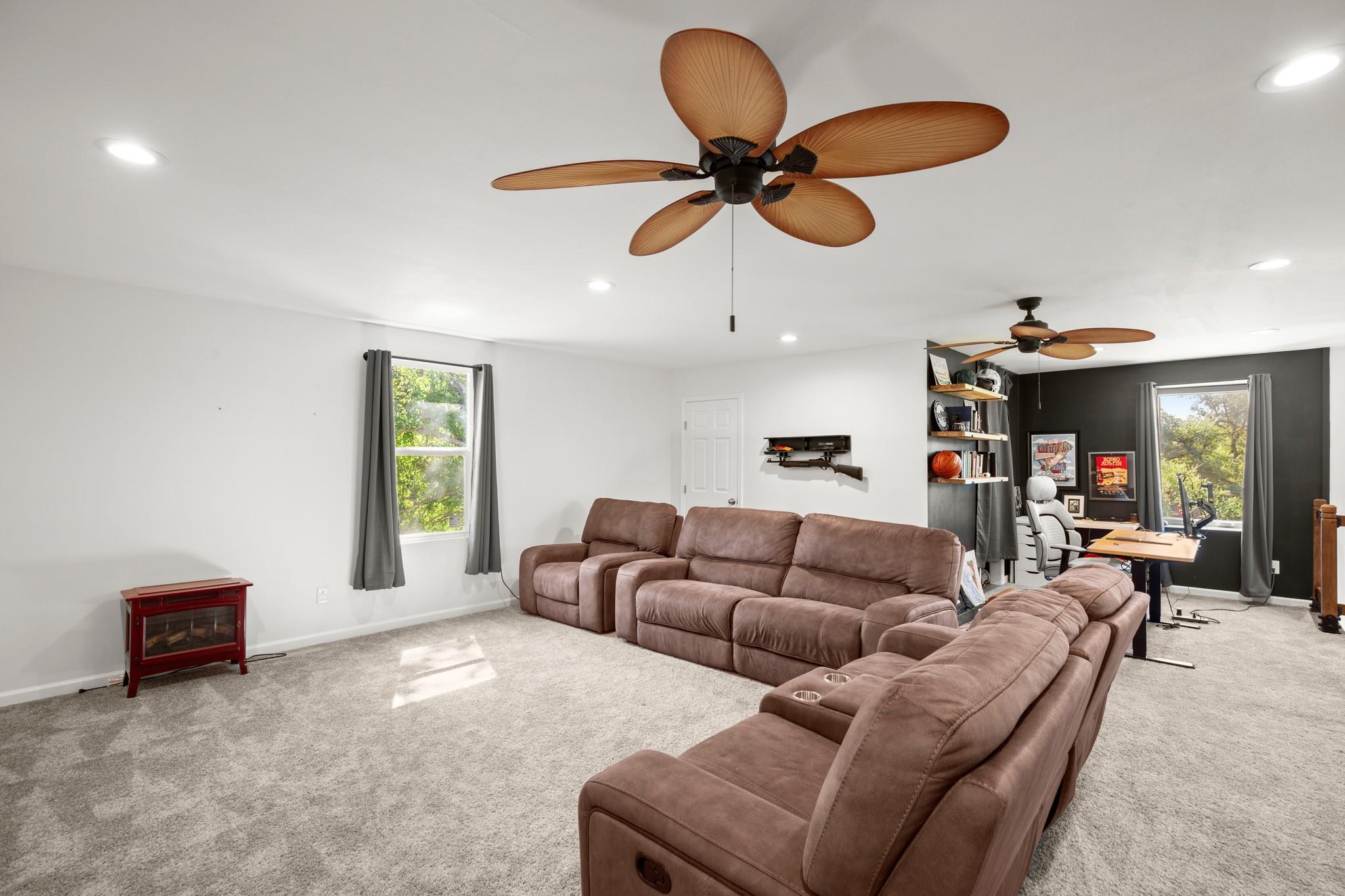 Image 32 of 39 For 1315 New Hope Dr